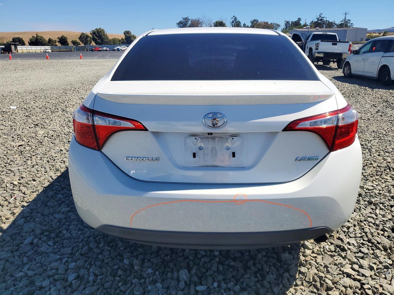 2015 Toyota Corolla Le Eco White vin: 5YFBPRHEXFP262745
