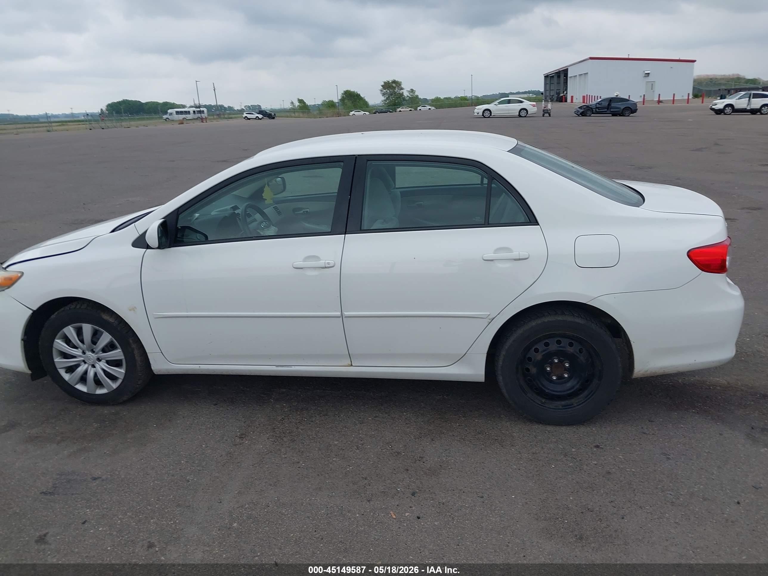 2012 Toyota Corolla Le White vin: 5YFBU4EE0CP066213