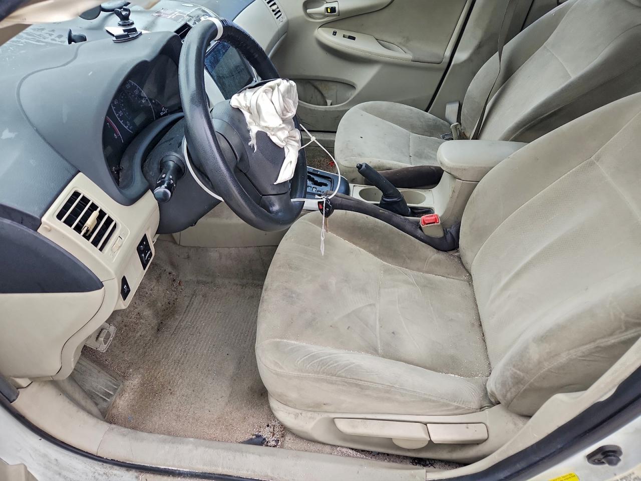 2012 Toyota Corolla Base White vin: 5YFBU4EE0CP067037