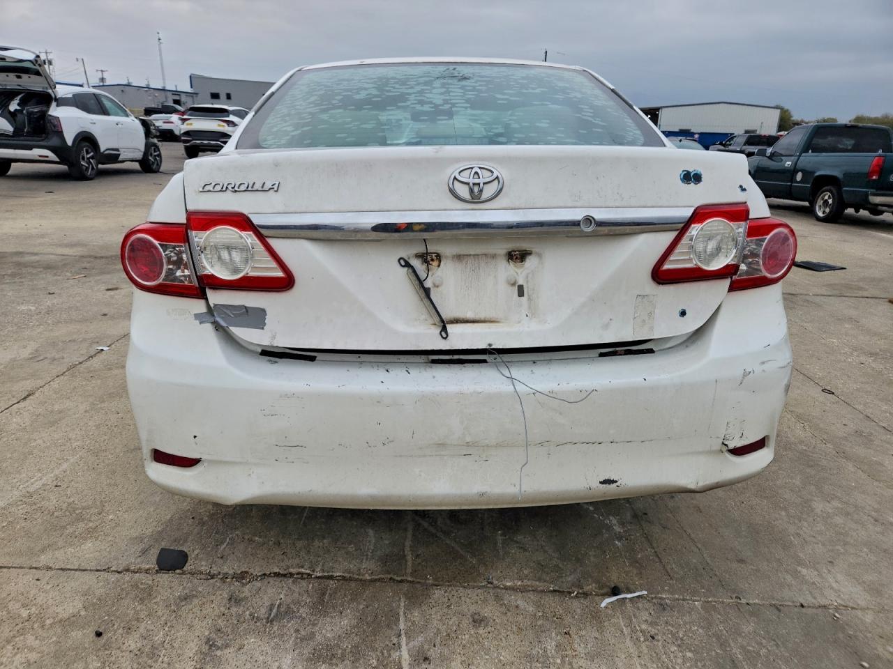 2012 Toyota Corolla Base White vin: 5YFBU4EE0CP067037