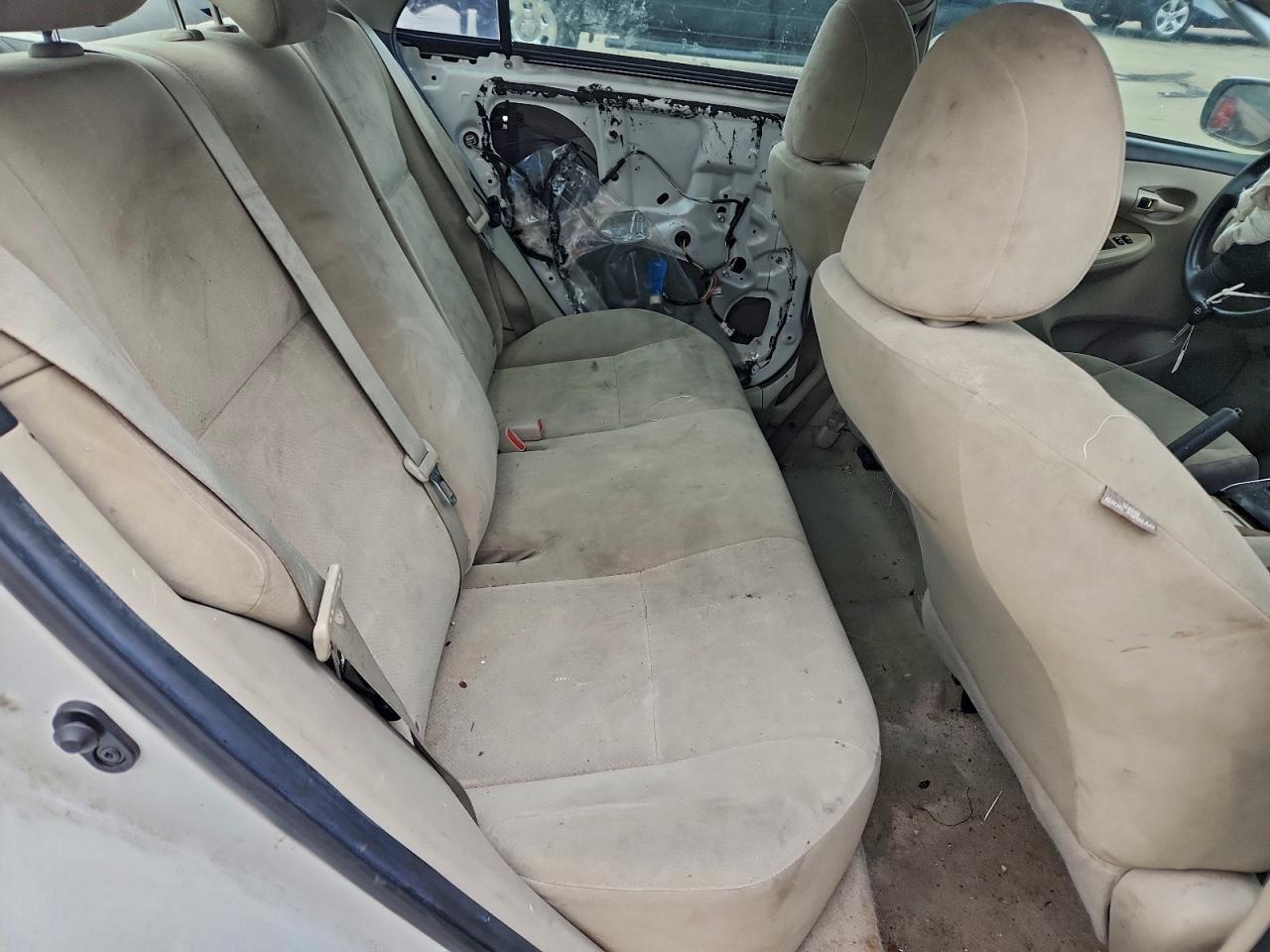 2012 Toyota Corolla Base White vin: 5YFBU4EE0CP067037