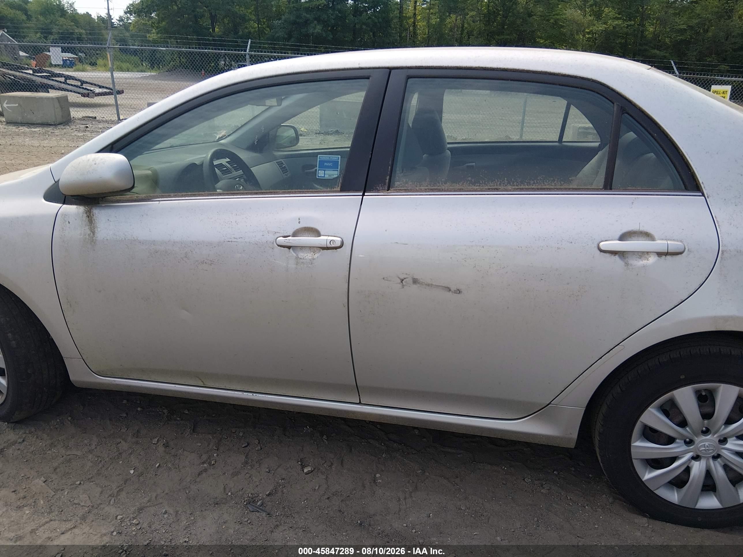 2013 Toyota Corolla Le Silver vin: 5YFBU4EE0DP082638