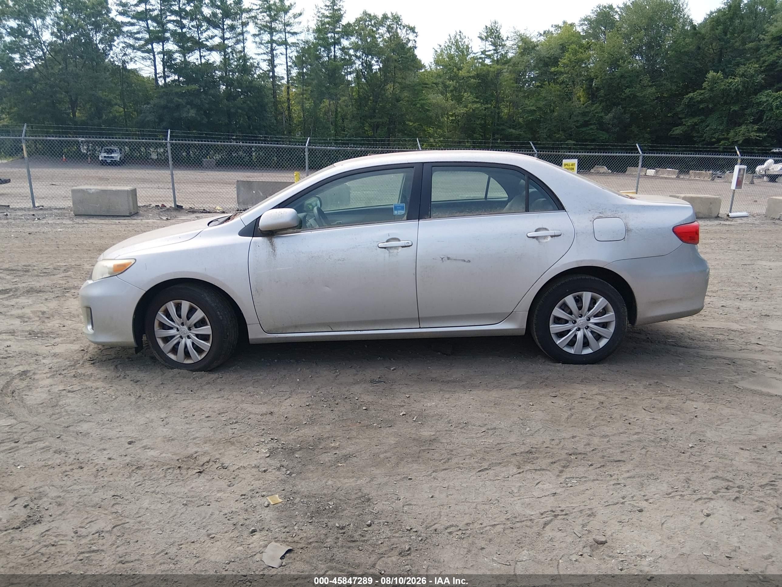 2013 Toyota Corolla Le Silver vin: 5YFBU4EE0DP082638
