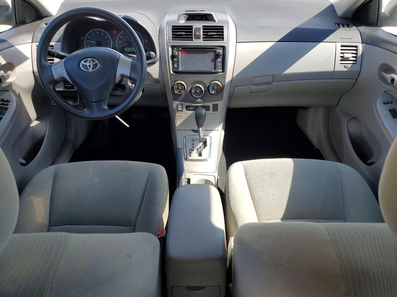 2013 Toyota Corolla Le White vin: 5YFBU4EE0DP096930