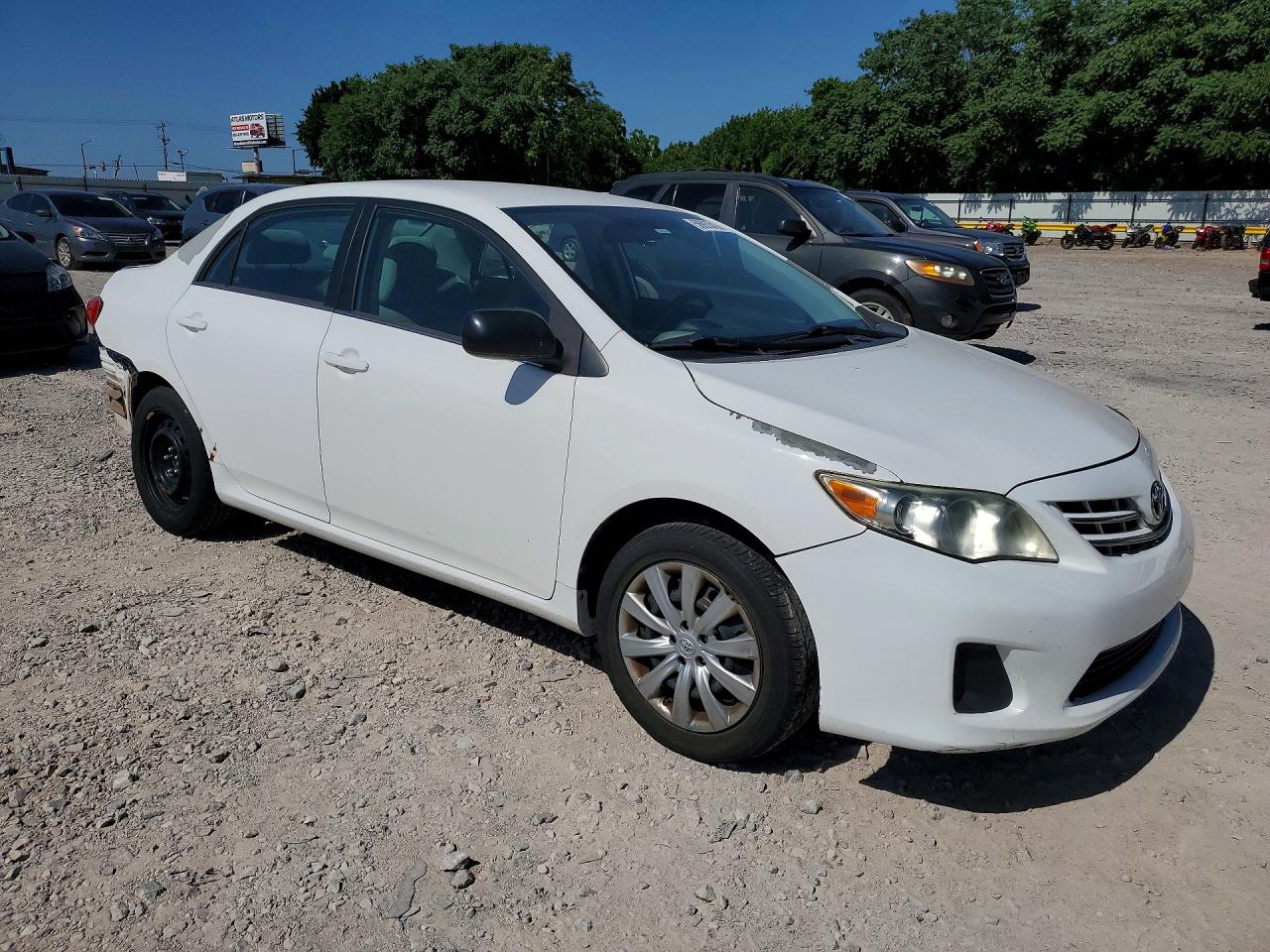 2013 Toyota Corolla Le White vin: 5YFBU4EE0DP096930