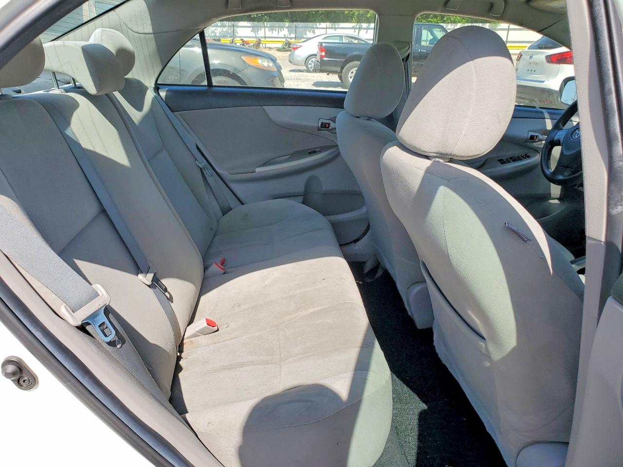 2013 Toyota Corolla Le White vin: 5YFBU4EE0DP096930