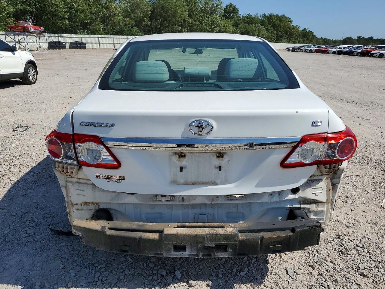 2013 Toyota Corolla Le White vin: 5YFBU4EE0DP096930