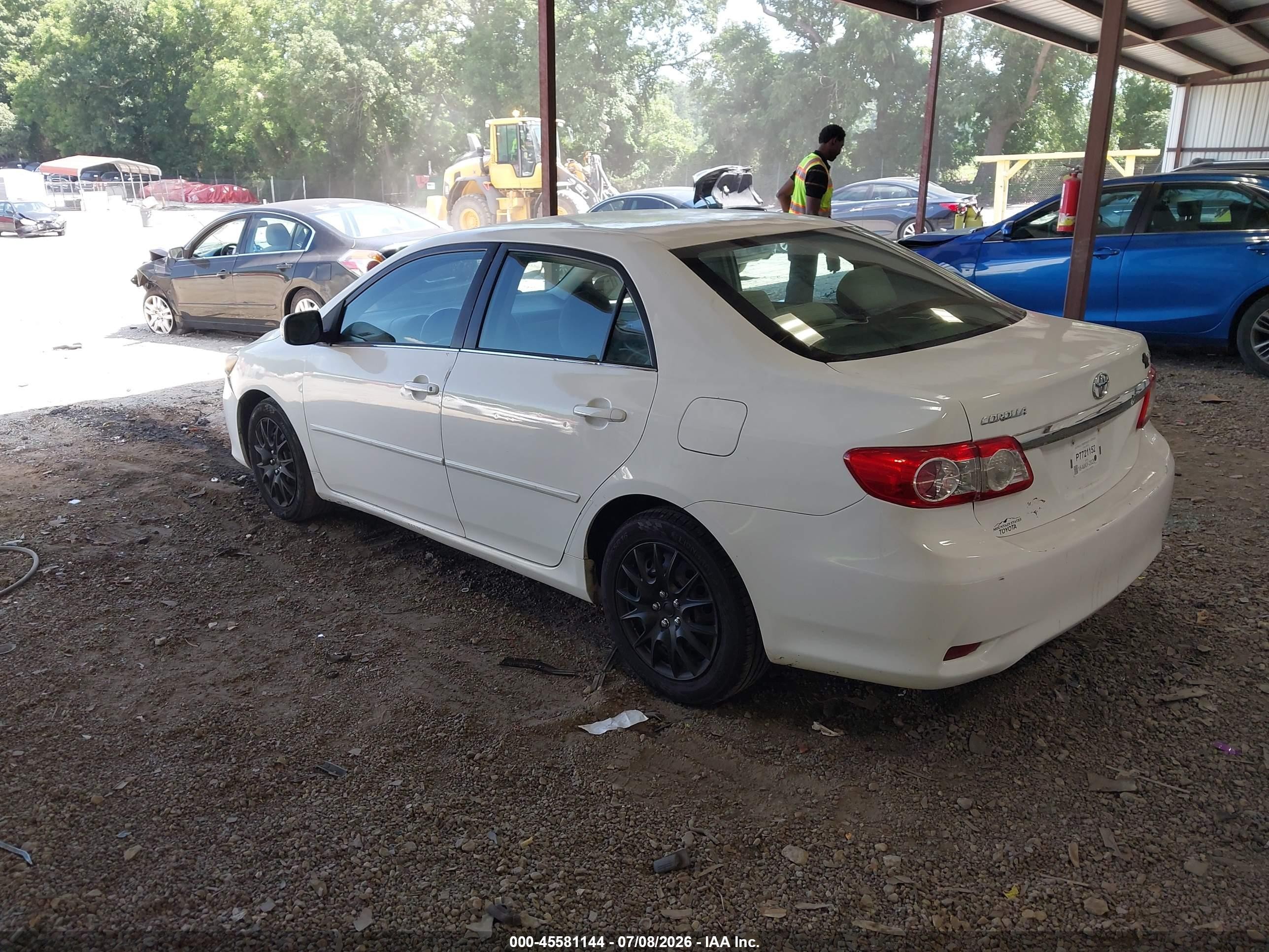 2013 Toyota Corolla Le Белый vin: 5YFBU4EE0DP097947
