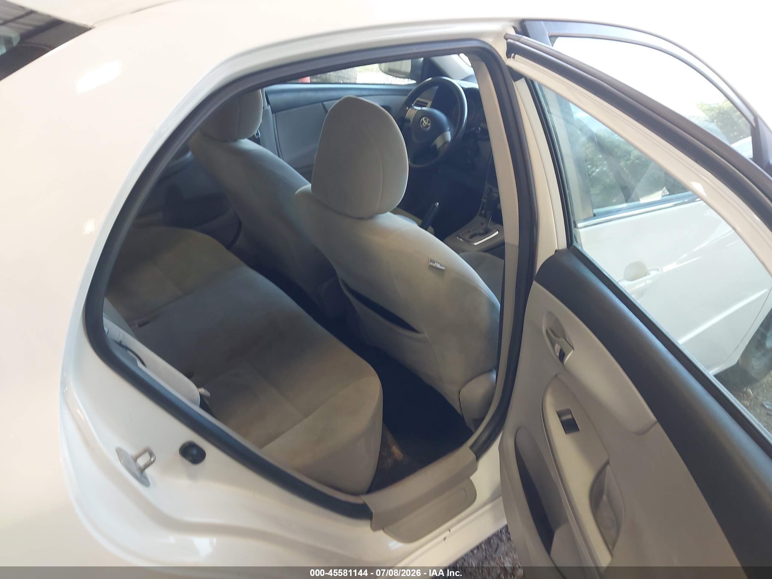 2013 Toyota Corolla Le Белый vin: 5YFBU4EE0DP097947