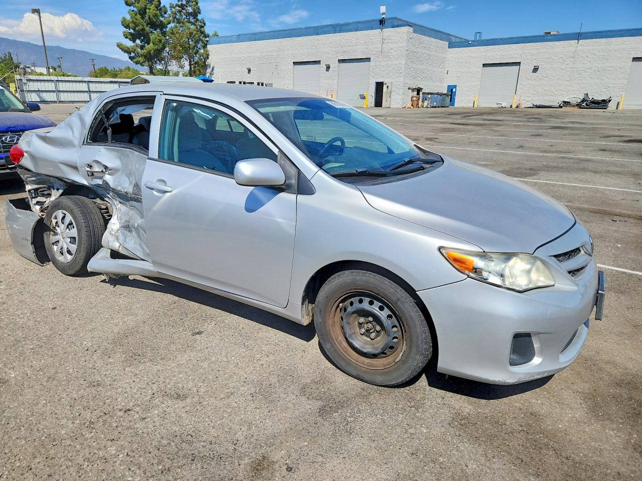 2013 Toyota Corolla L Silver vin: 5YFBU4EE0DP098726