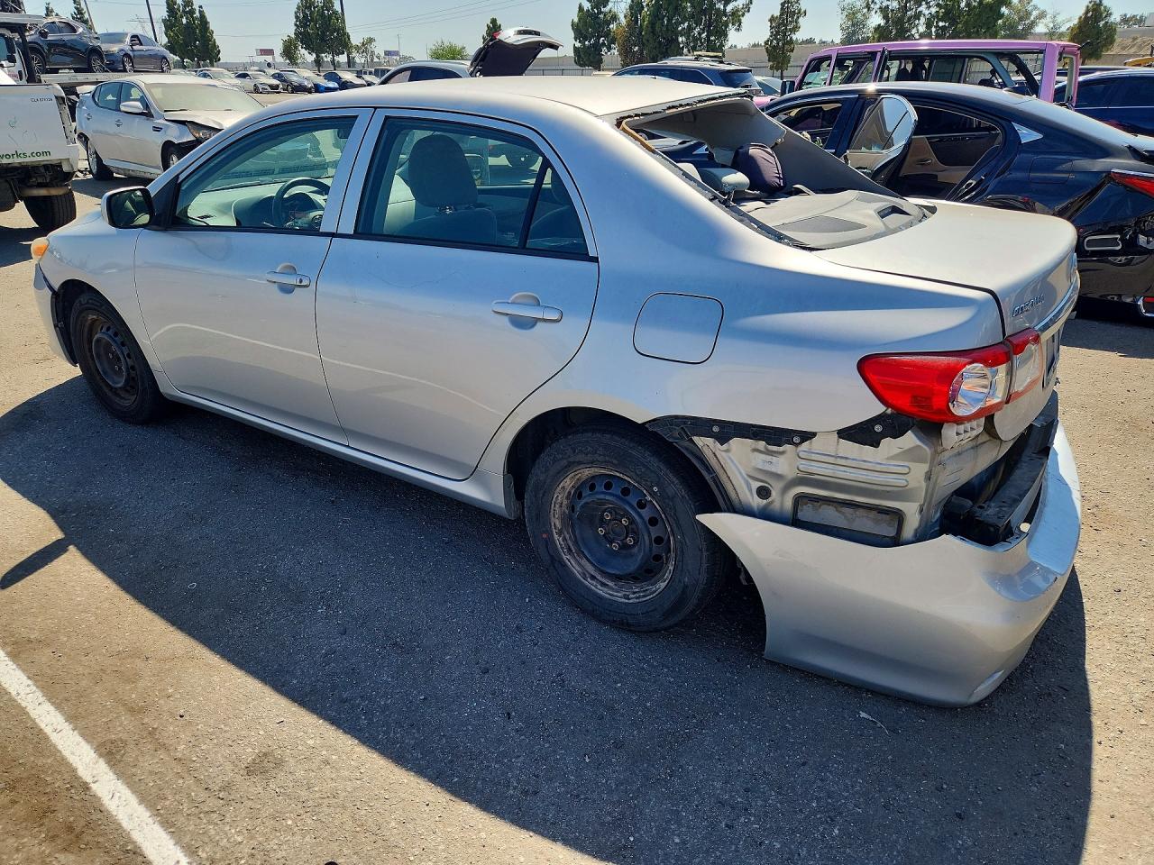 2013 Toyota Corolla L Silver vin: 5YFBU4EE0DP098726