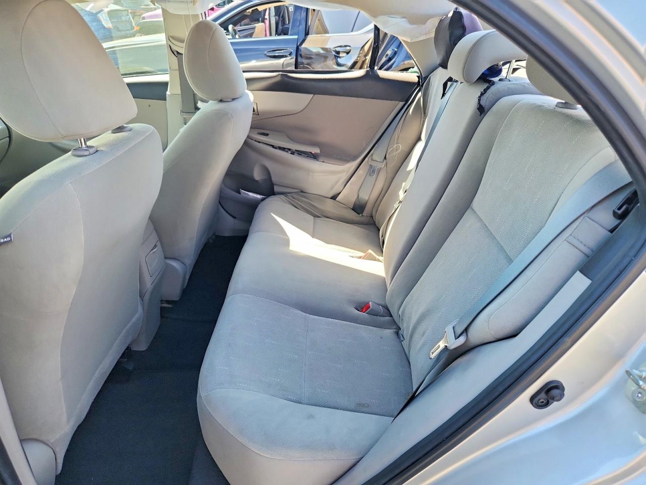 2013 Toyota Corolla L Silver vin: 5YFBU4EE0DP098726