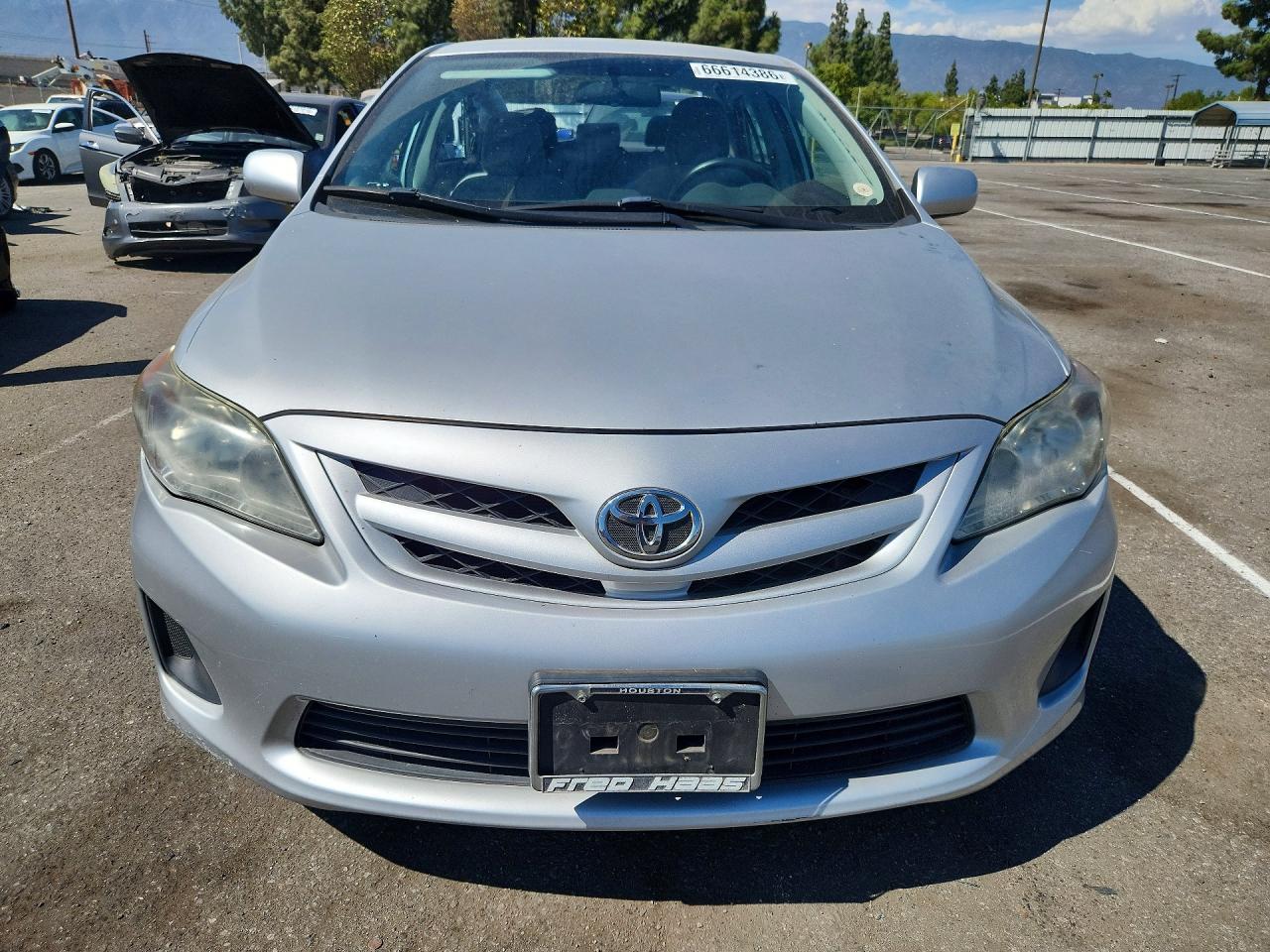 2013 Toyota Corolla L Silver vin: 5YFBU4EE0DP098726
