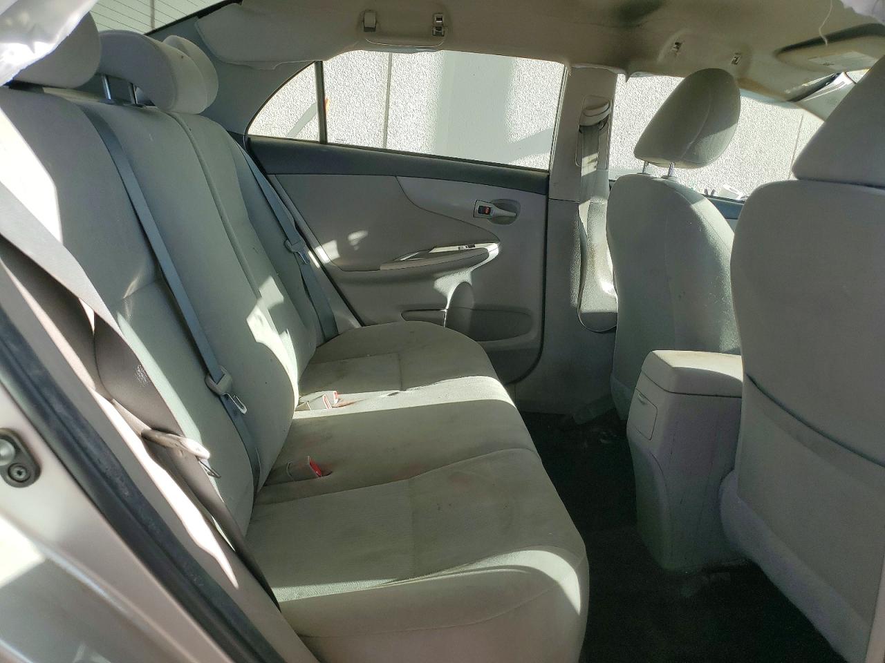 2013 Toyota Corolla Le Серебряный vin: 5YFBU4EE0DP112091