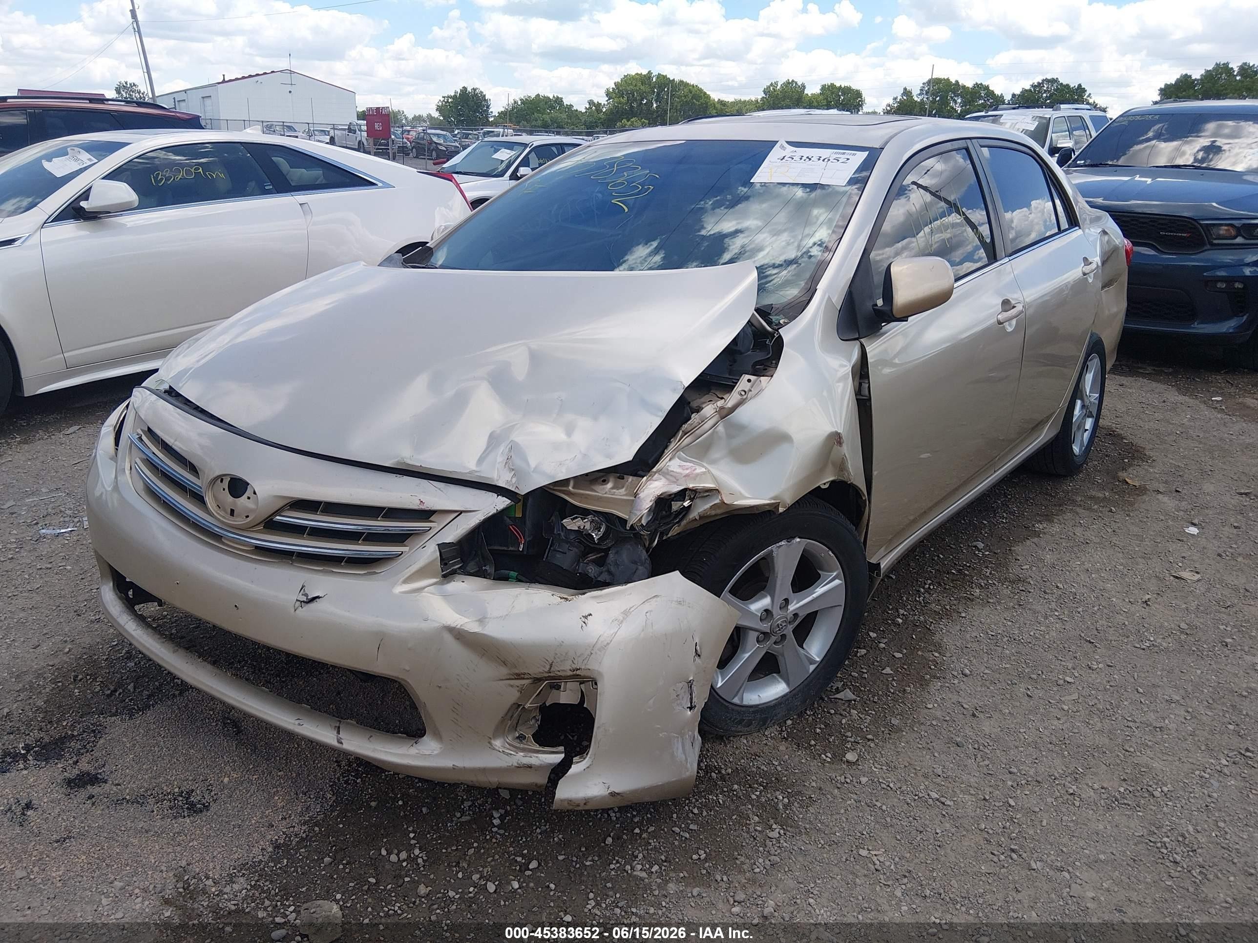 2013 Toyota Corolla Le Gold vin: 5YFBU4EE0DP112835