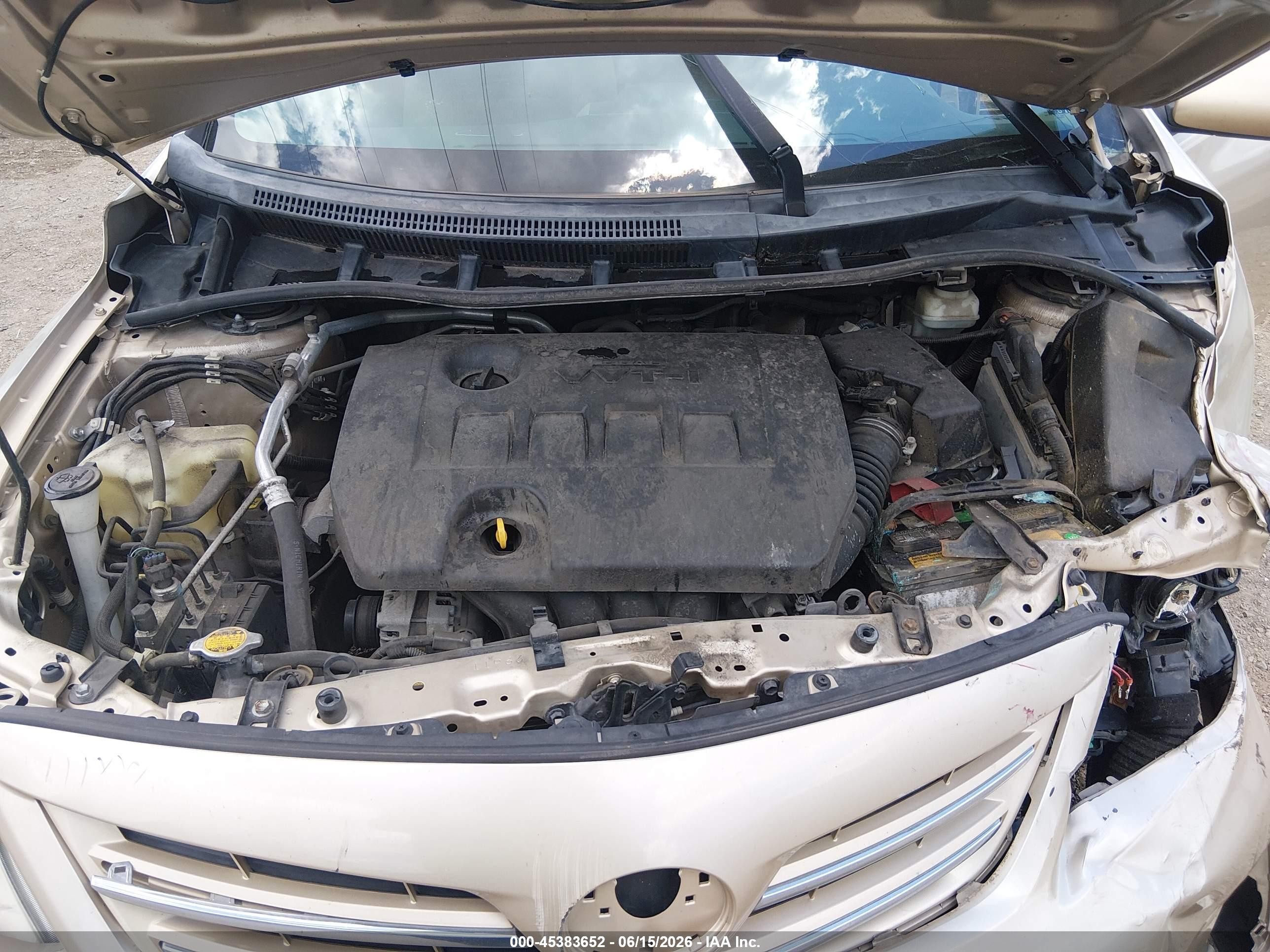 2013 Toyota Corolla Le Gold vin: 5YFBU4EE0DP112835