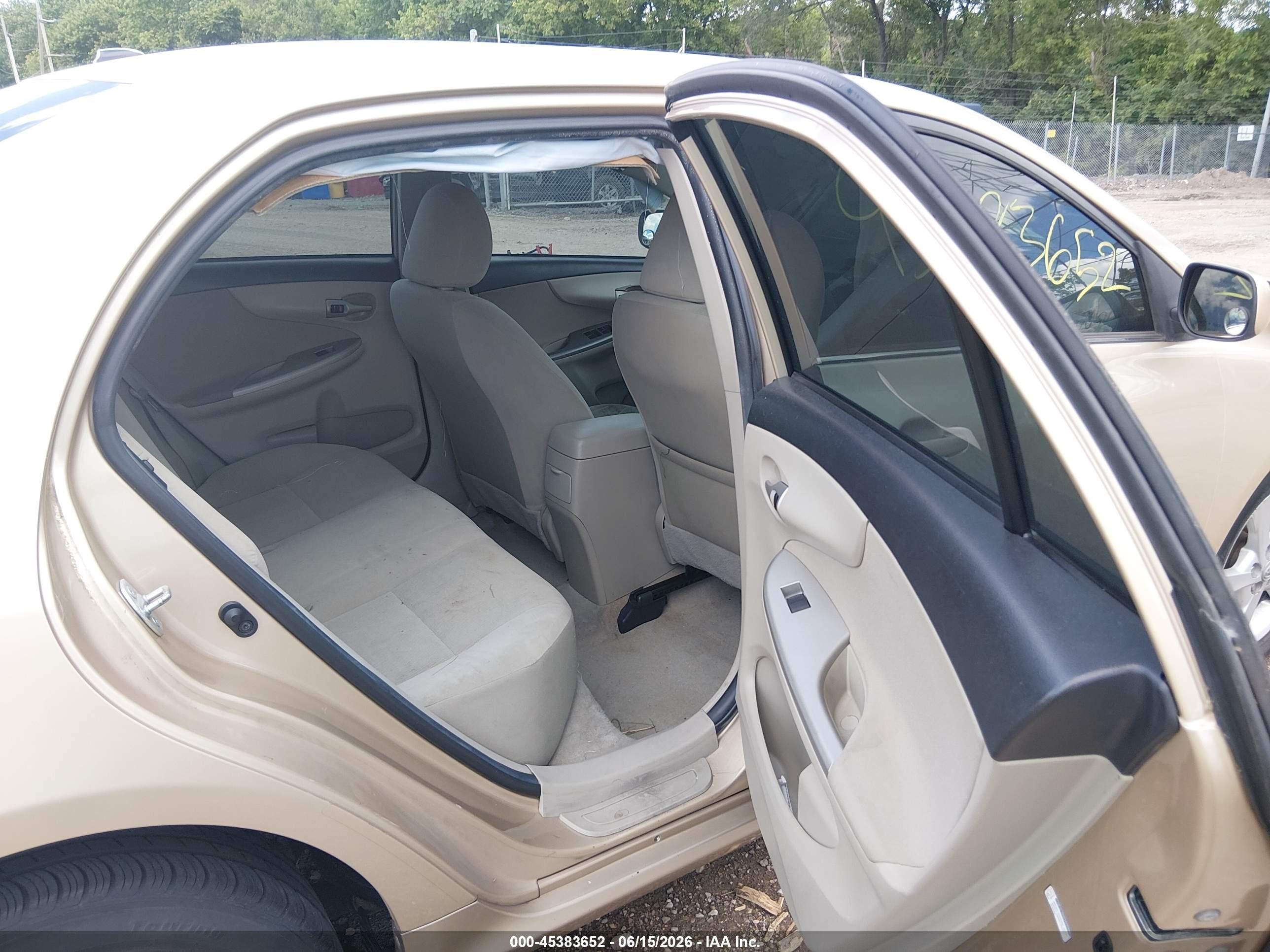 2013 Toyota Corolla Le Gold vin: 5YFBU4EE0DP112835