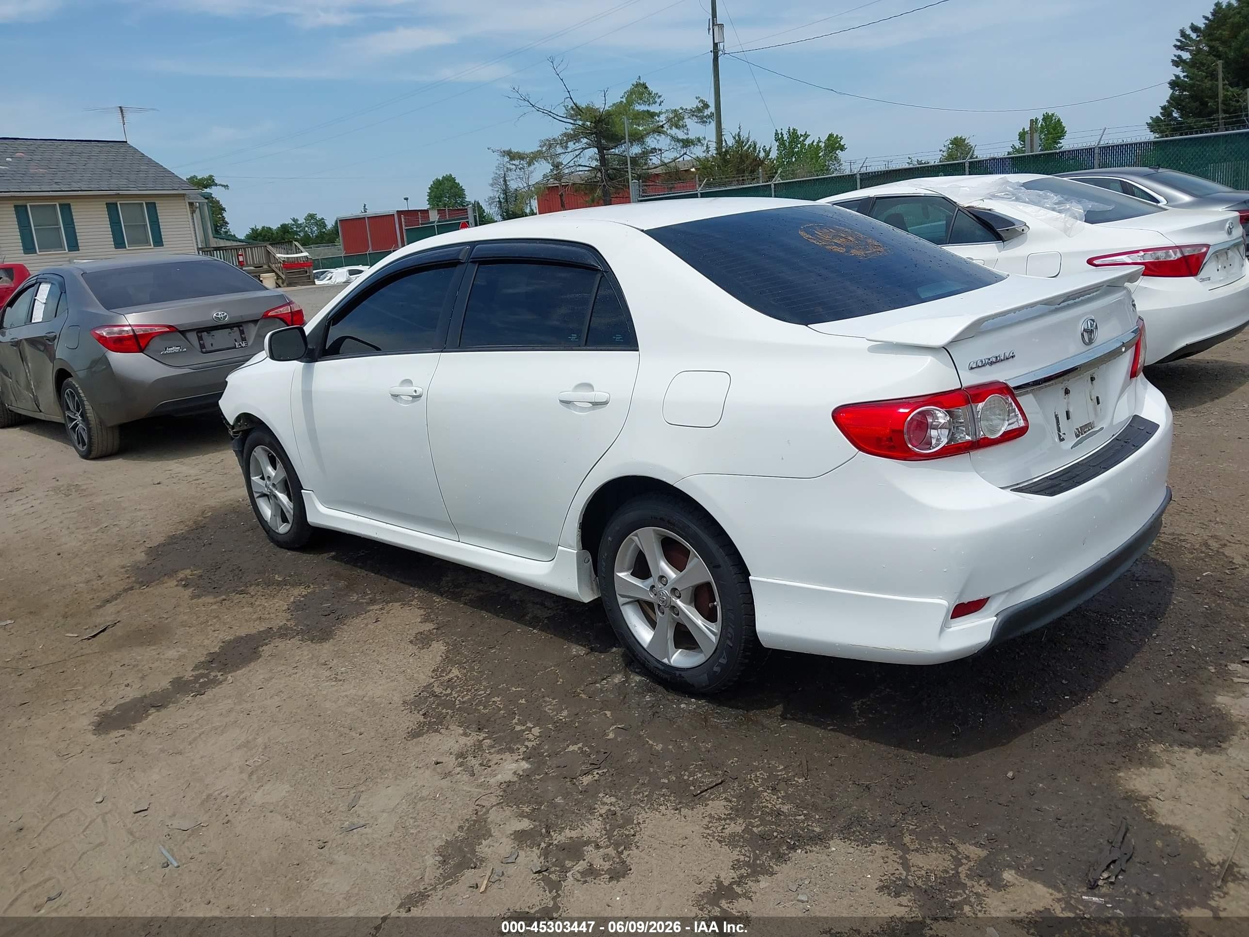 2013 Toyota Corolla S White vin: 5YFBU4EE0DP112849