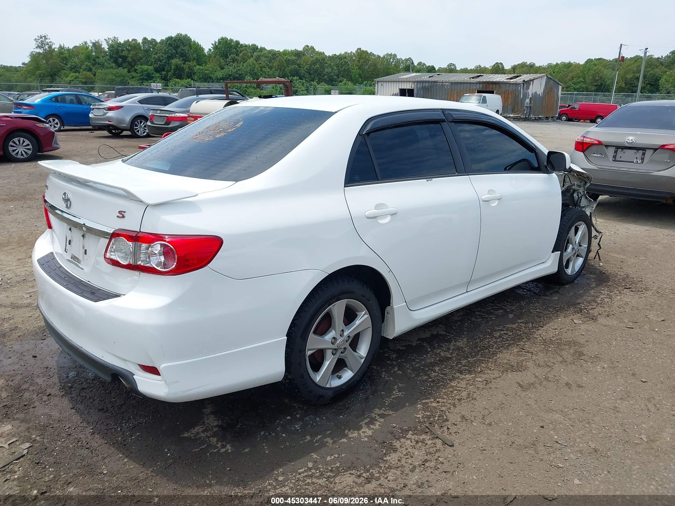 2013 Toyota Corolla S White vin: 5YFBU4EE0DP112849