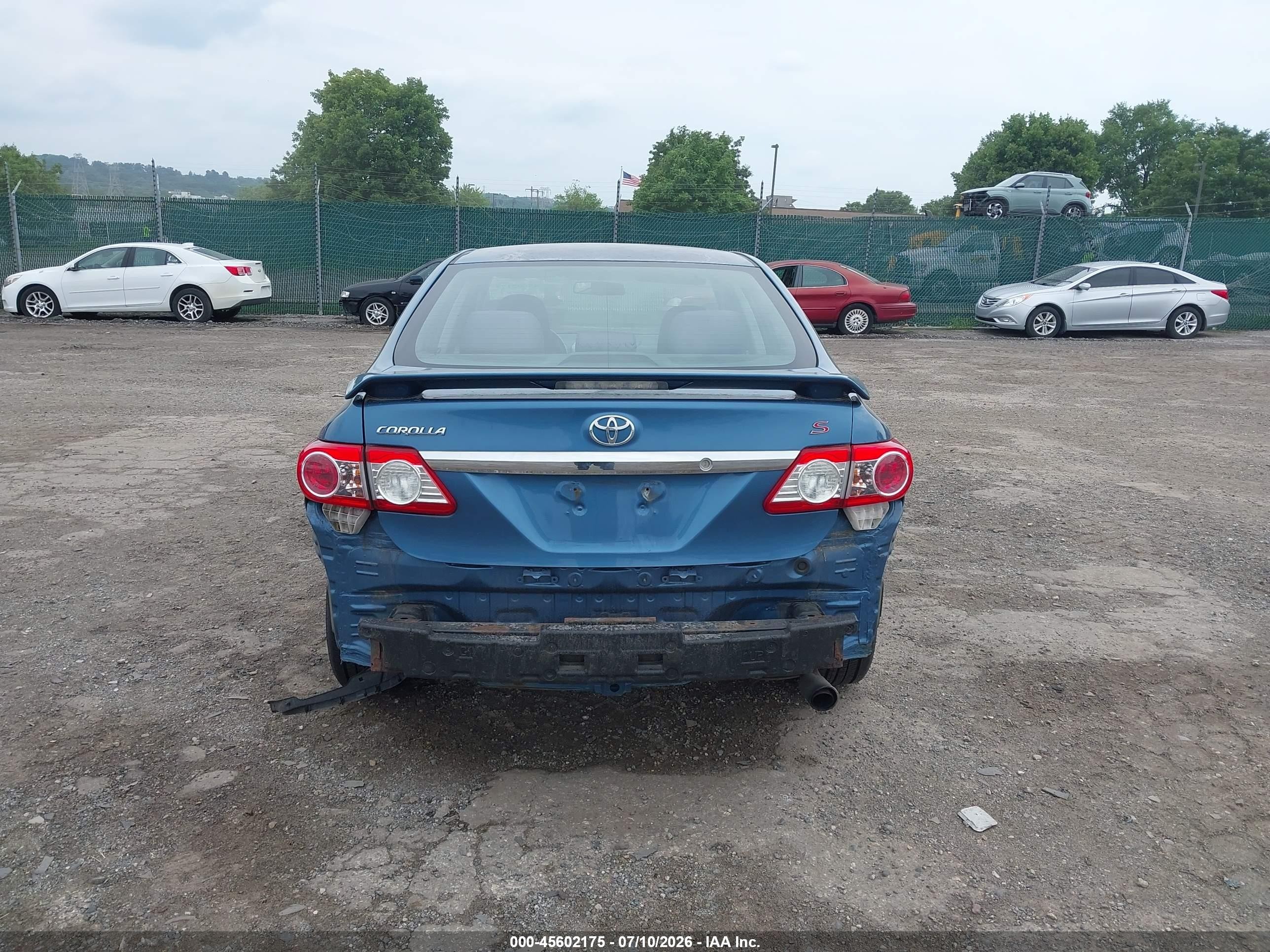 2013 Toyota Corolla S Синий vin: 5YFBU4EE0DP113967