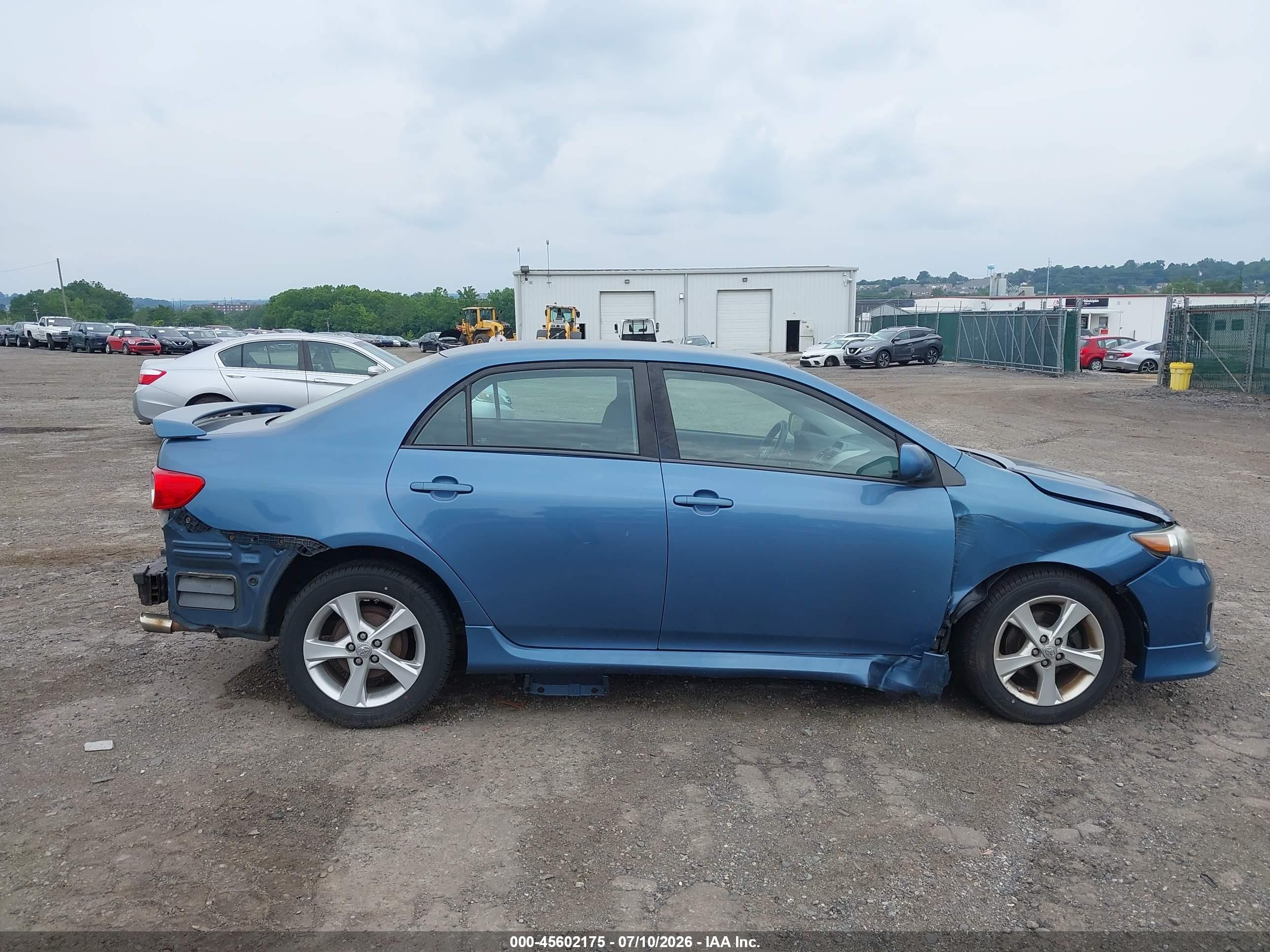 2013 Toyota Corolla S Синий vin: 5YFBU4EE0DP113967