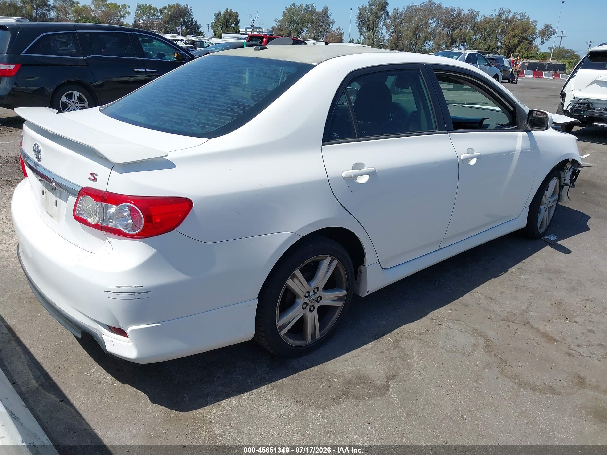 2013 Toyota Corolla S White vin: 5YFBU4EE0DP143809