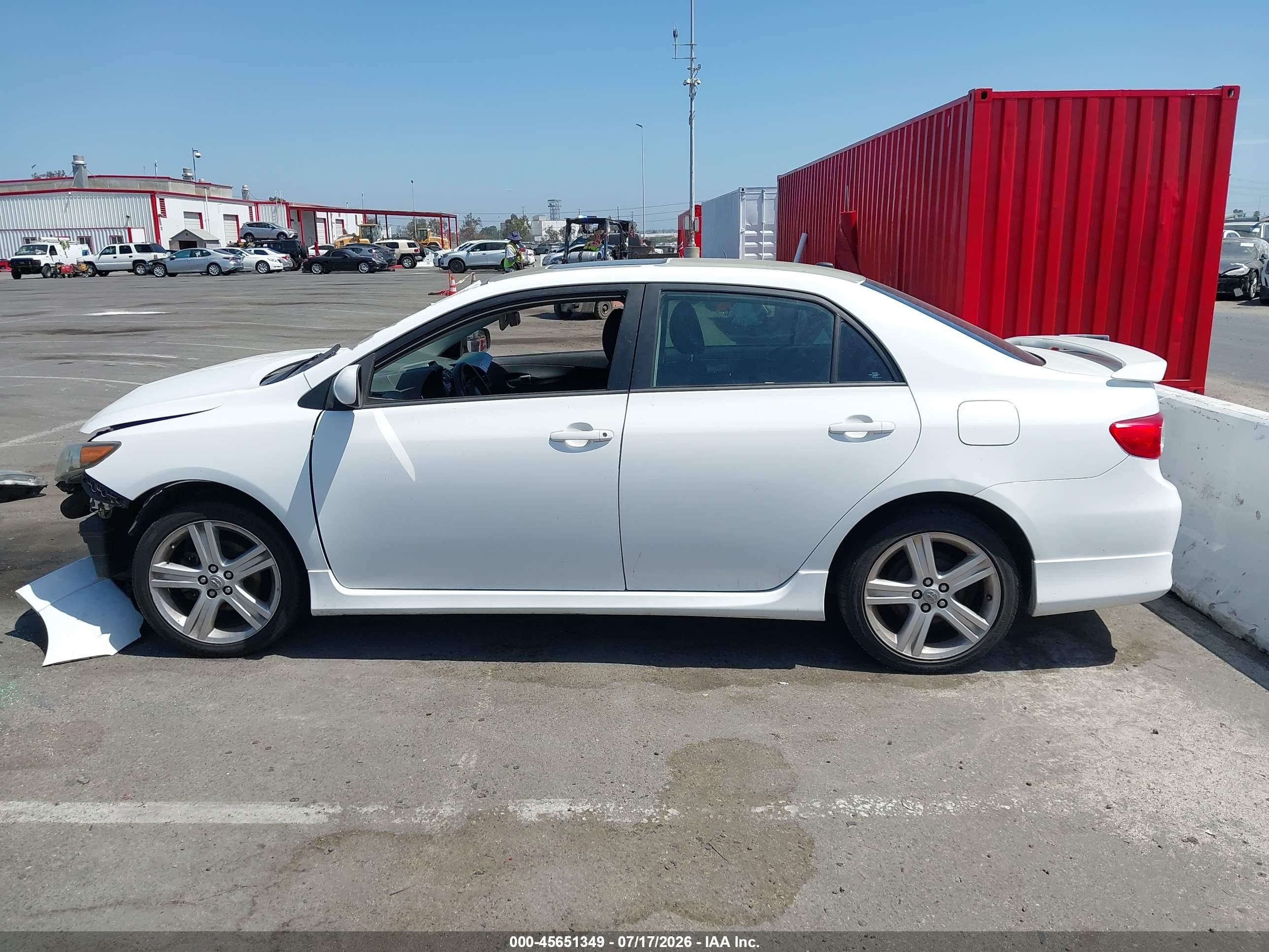 2013 Toyota Corolla S White vin: 5YFBU4EE0DP143809