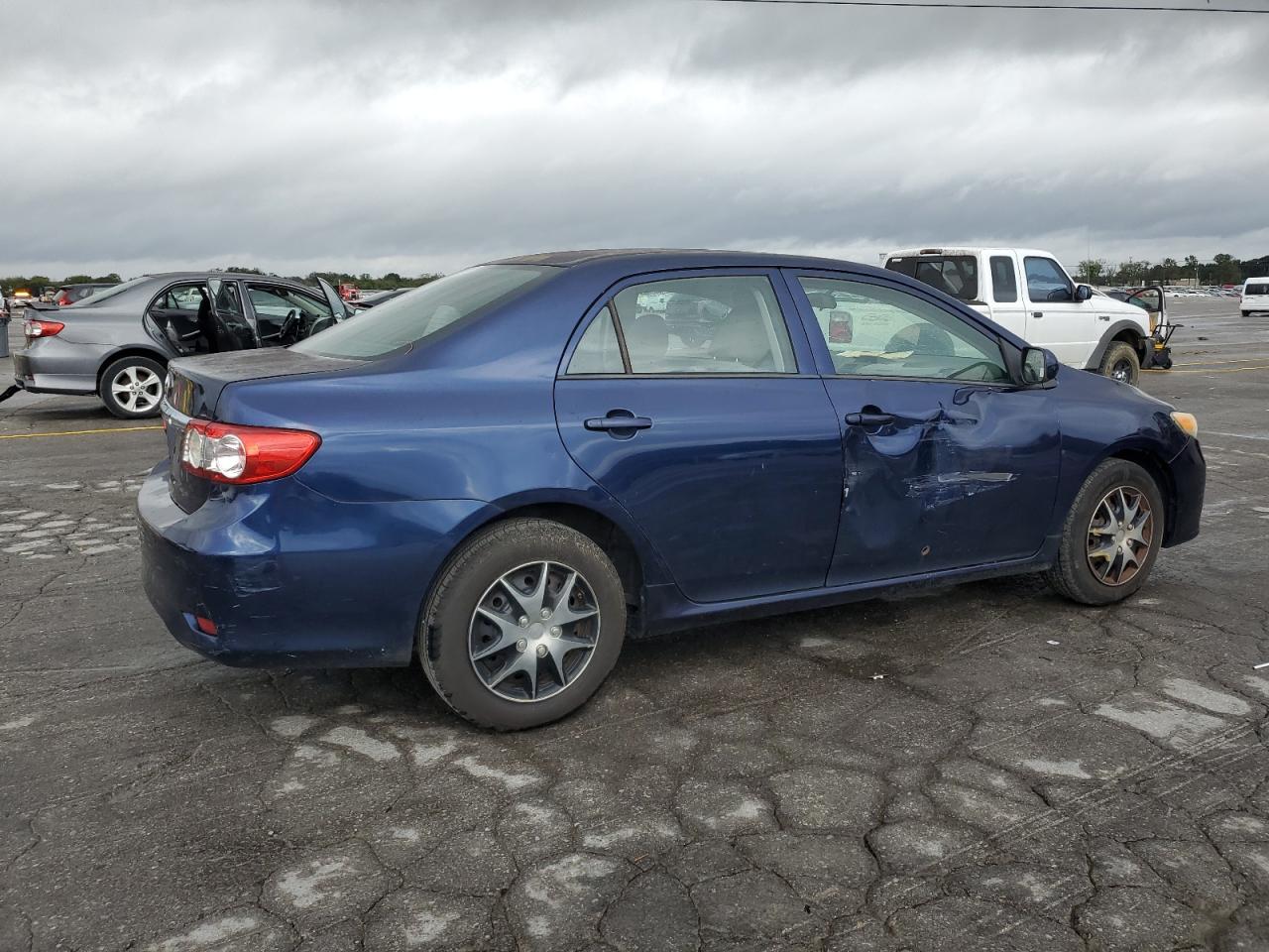2013 Toyota Corolla L Синий vin: 5YFBU4EE0DP145771
