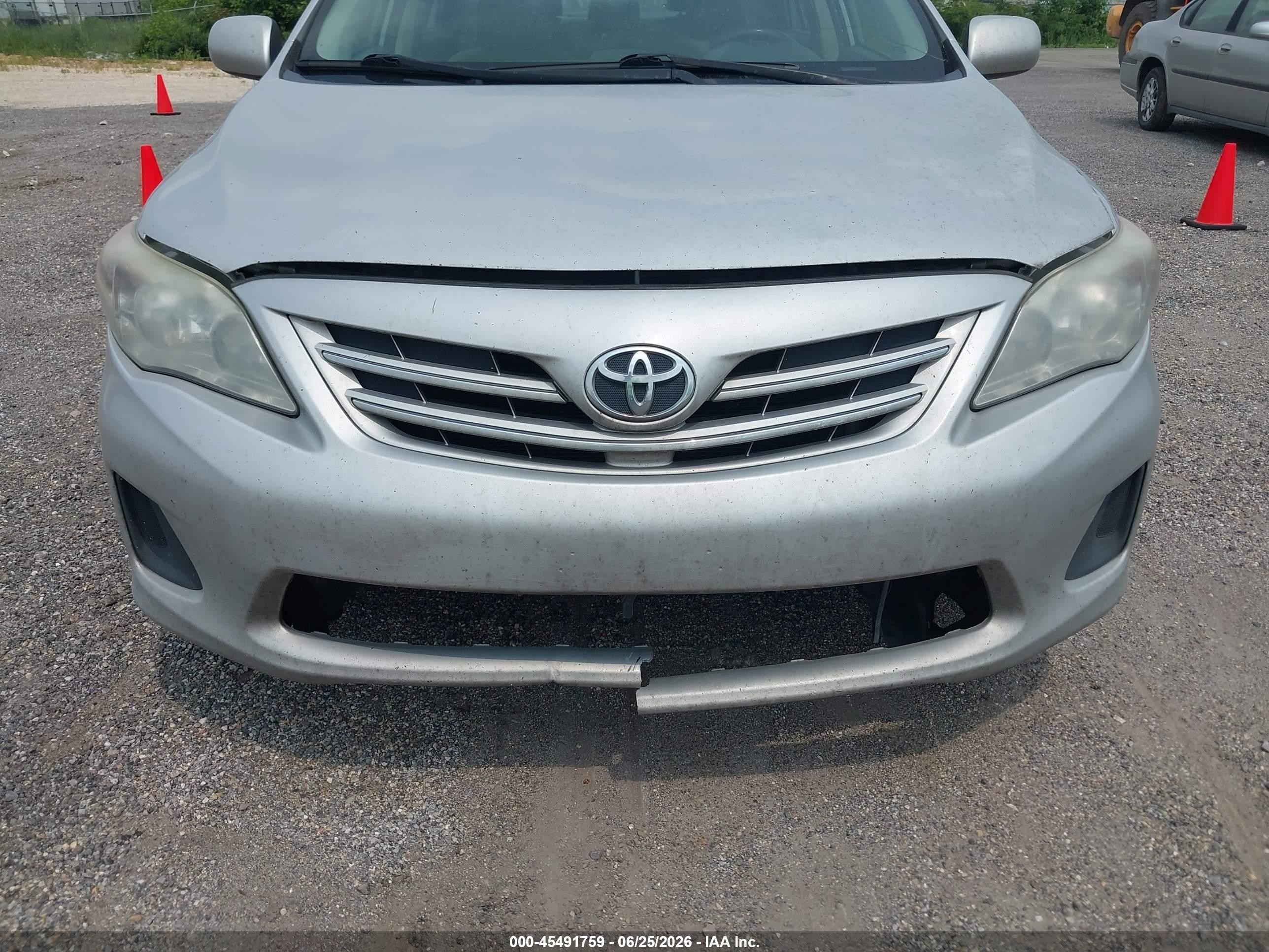 2013 Toyota Corolla Le Silver vin: 5YFBU4EE0DP147231