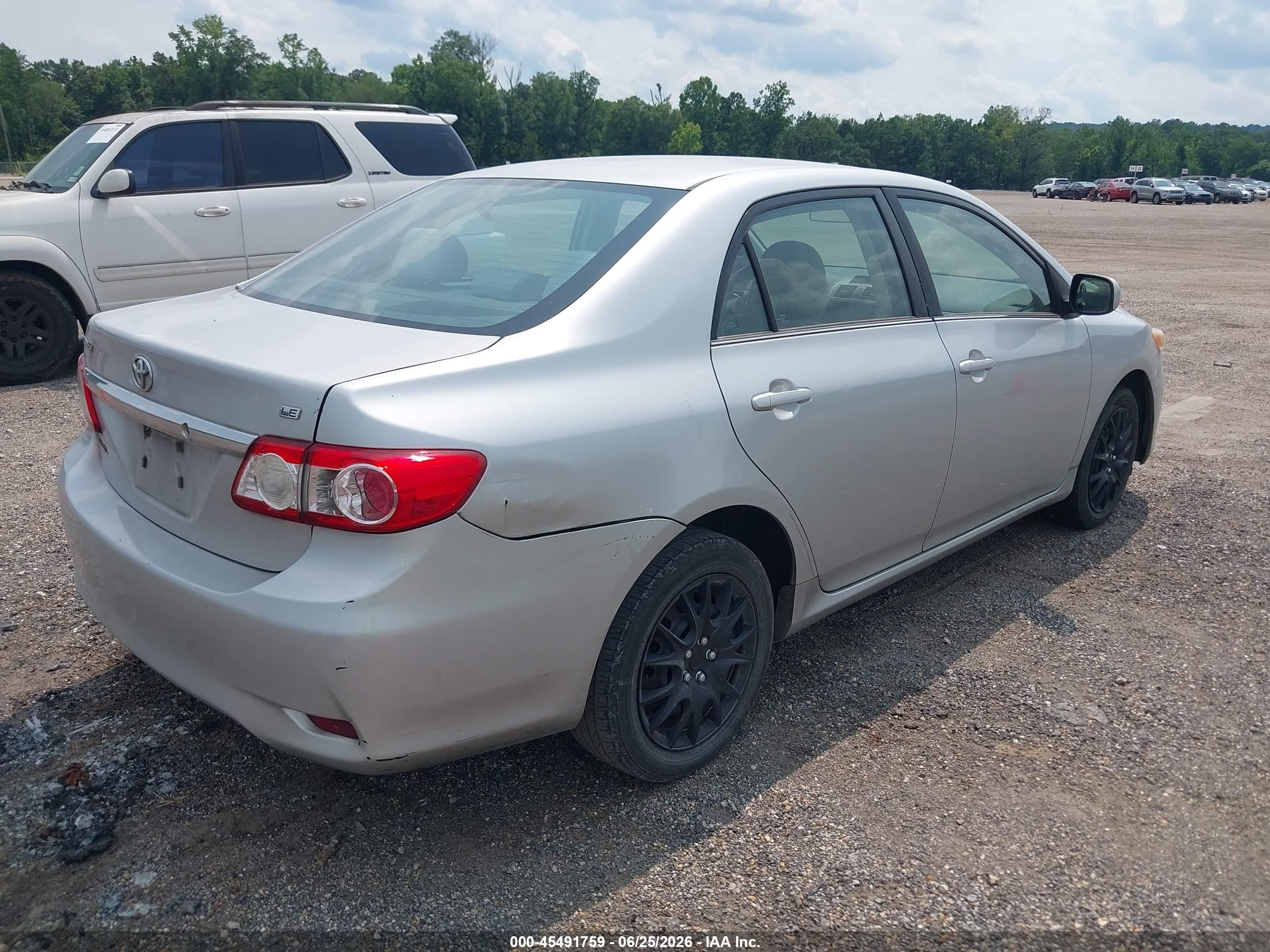 2013 Toyota Corolla Le Silver vin: 5YFBU4EE0DP147231