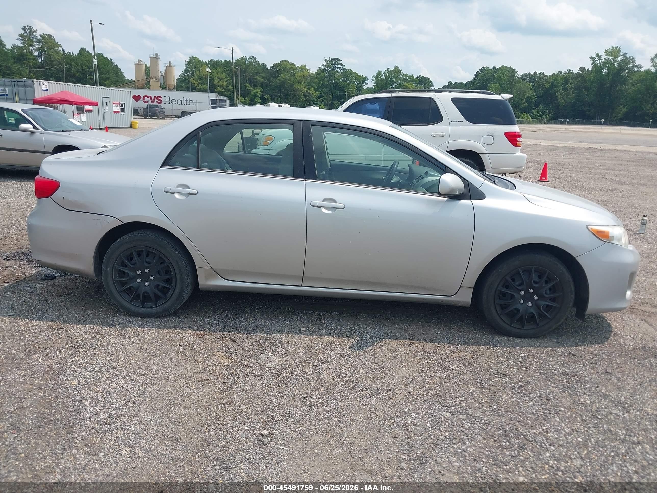 2013 Toyota Corolla Le Silver vin: 5YFBU4EE0DP147231