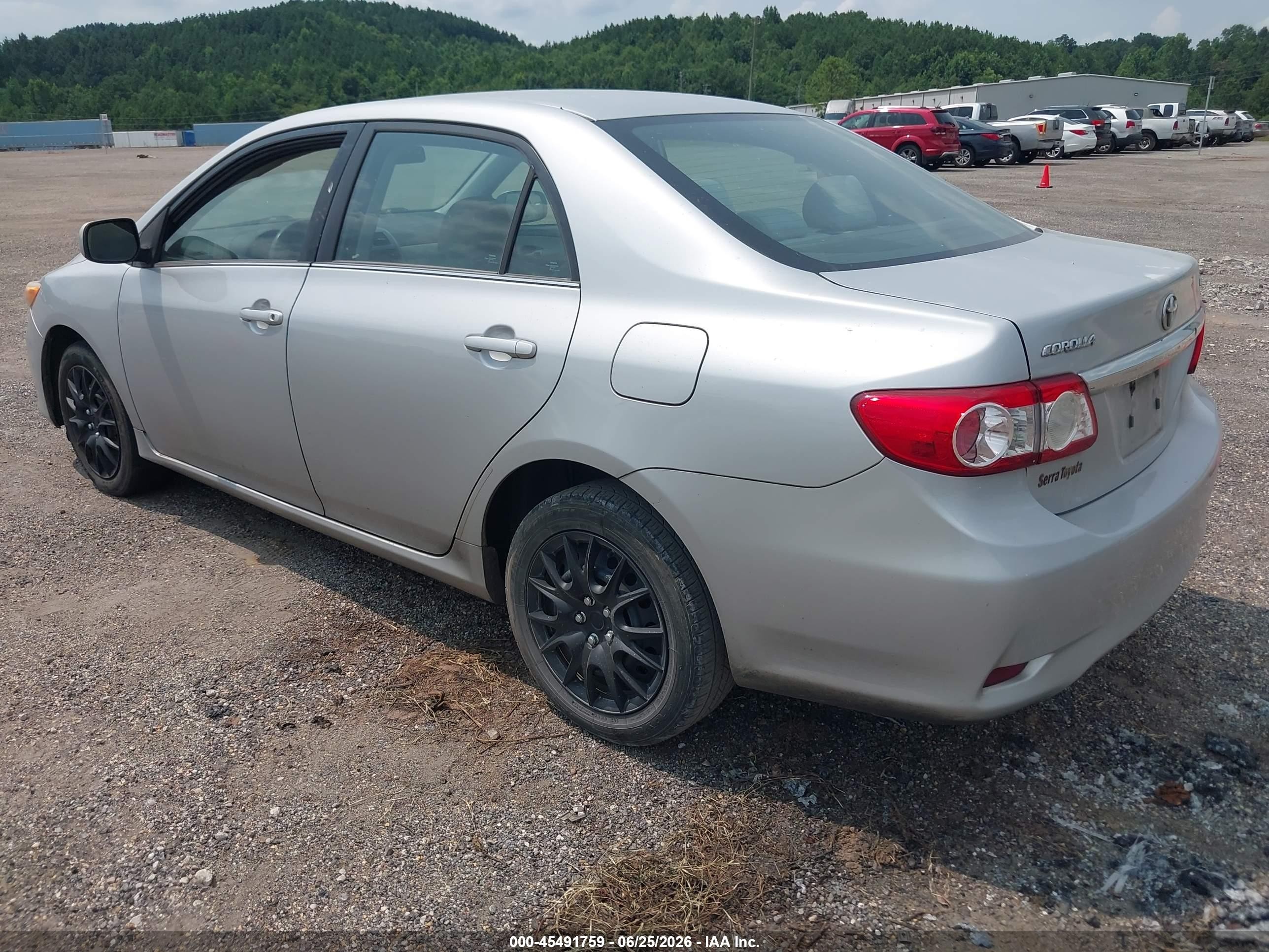 2013 Toyota Corolla Le Silver vin: 5YFBU4EE0DP147231