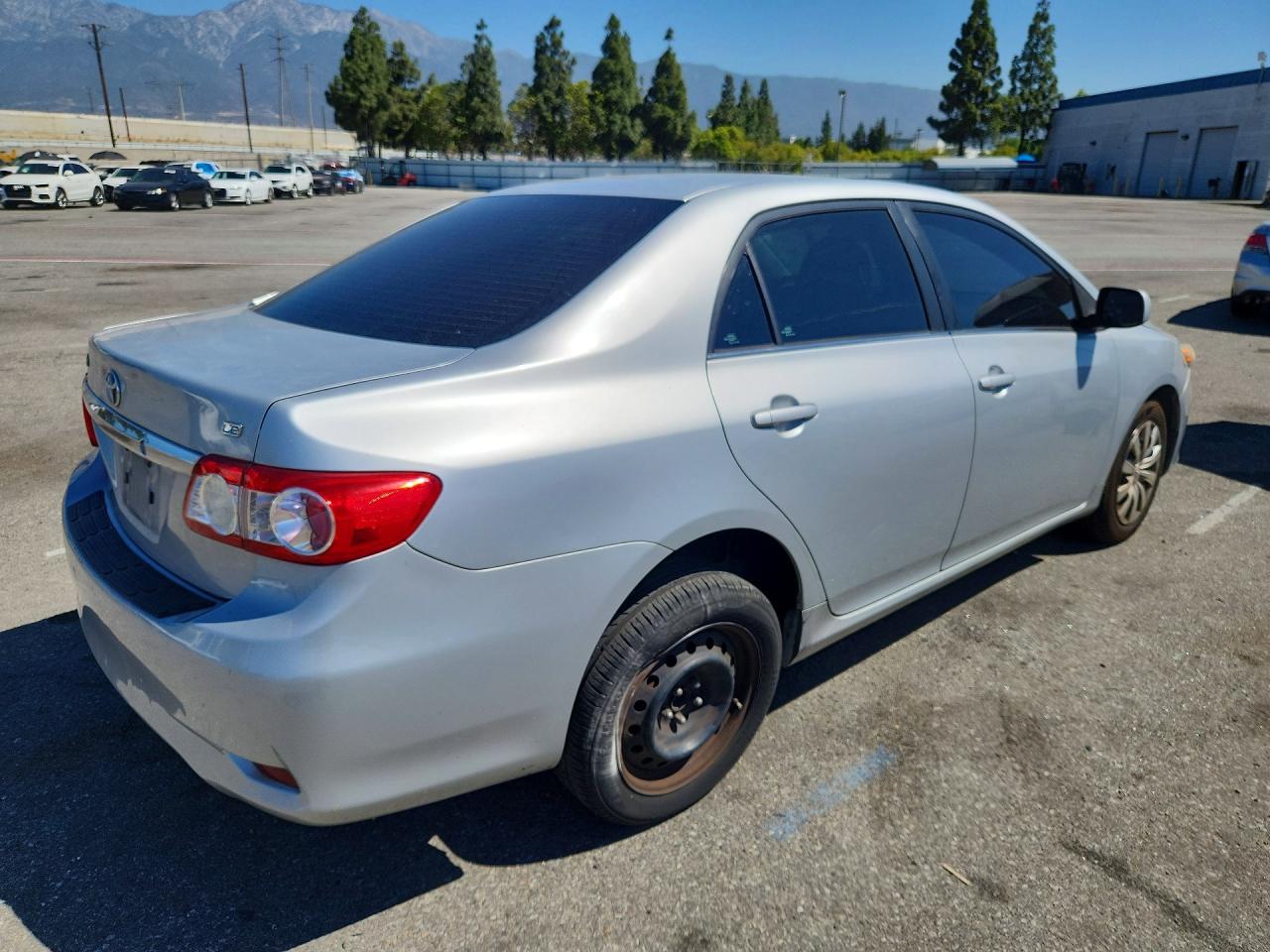 2013 Toyota Corolla Le Silver vin: 5YFBU4EE0DP163140
