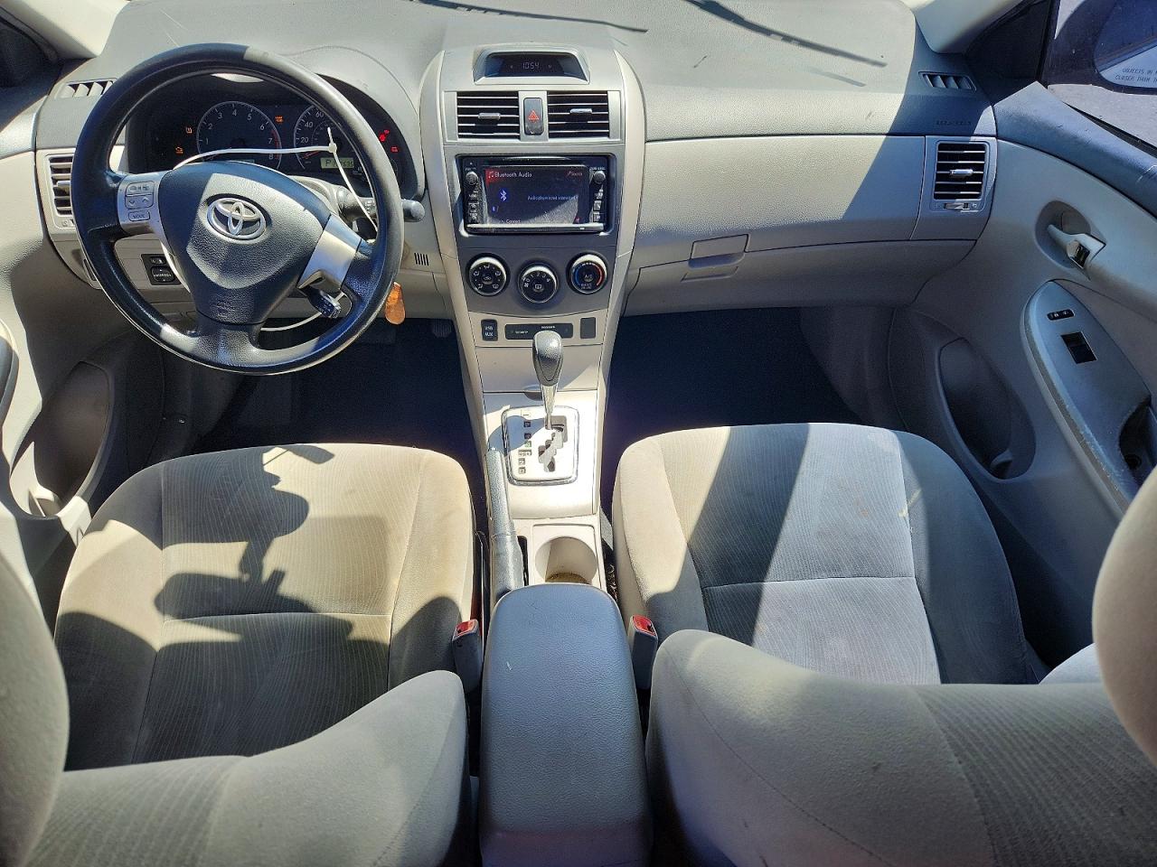 2013 Toyota Corolla Le Silver vin: 5YFBU4EE0DP163140