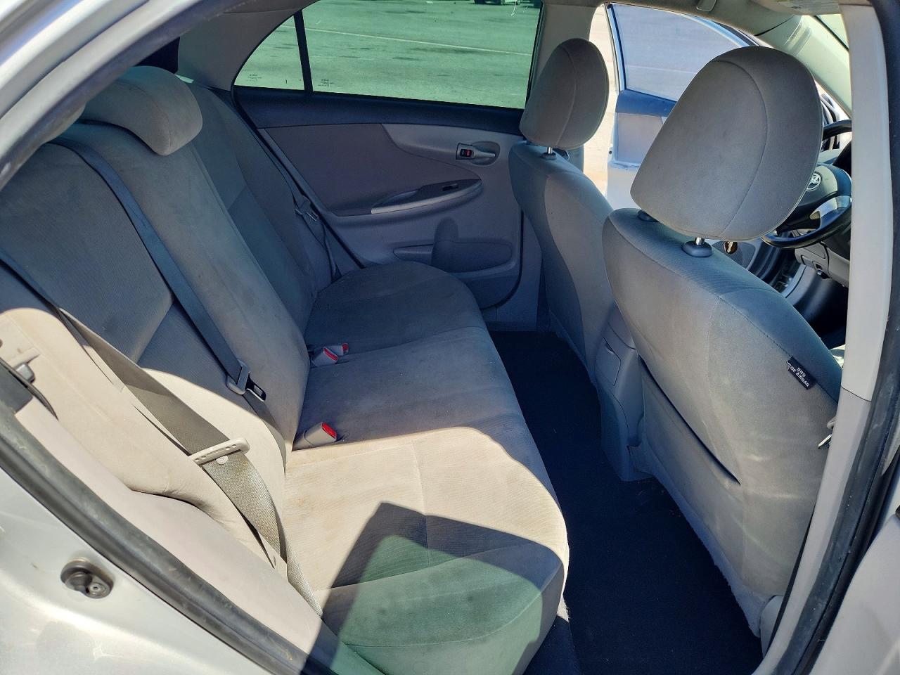 2013 Toyota Corolla Le Silver vin: 5YFBU4EE0DP163140