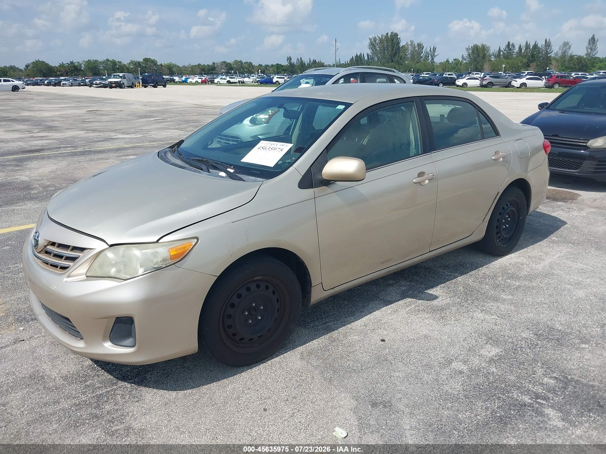 2013 Toyota Corolla Le Золотой vin: 5YFBU4EE0DP171285