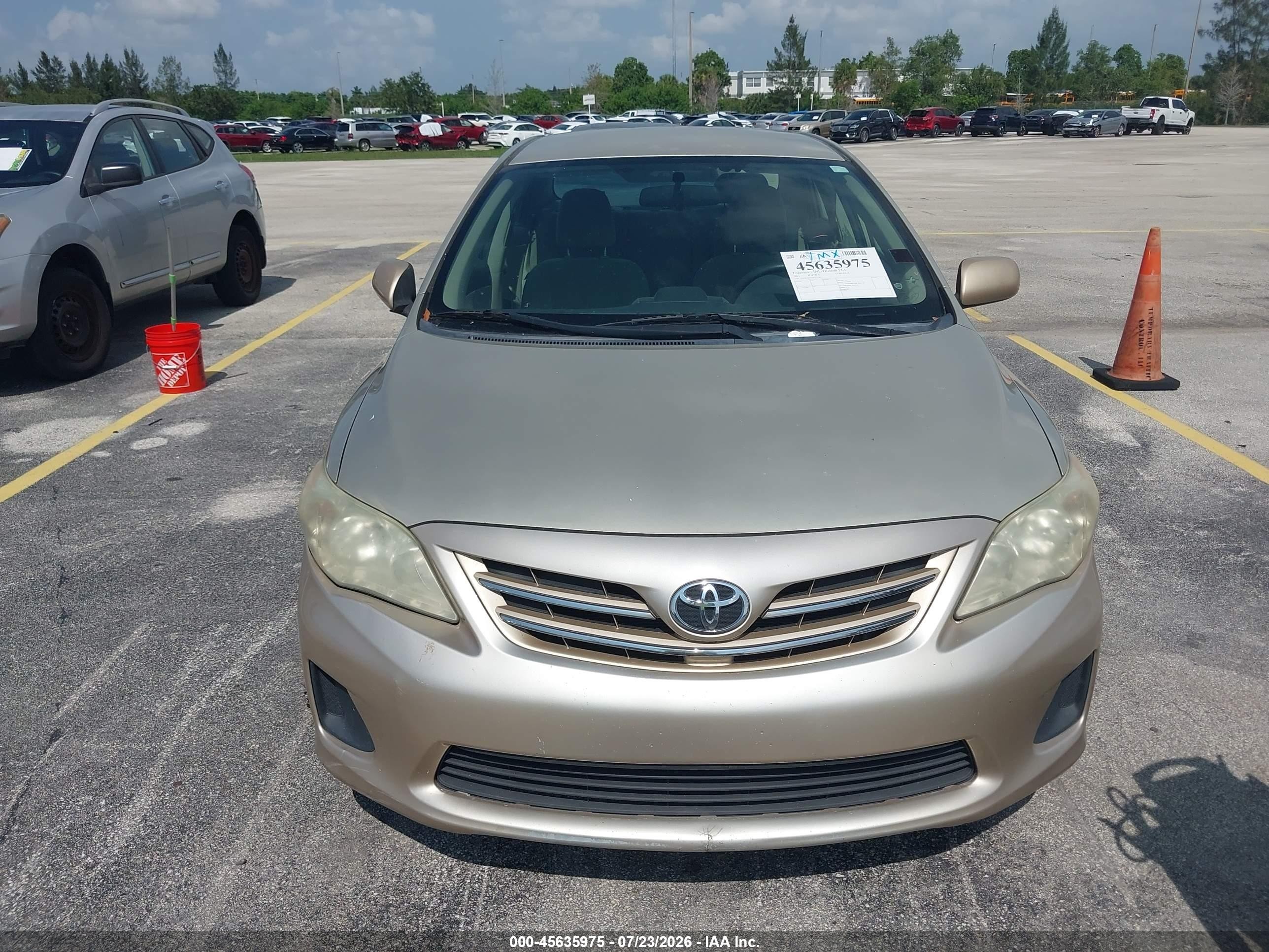 2013 Toyota Corolla Le Золотой vin: 5YFBU4EE0DP171285