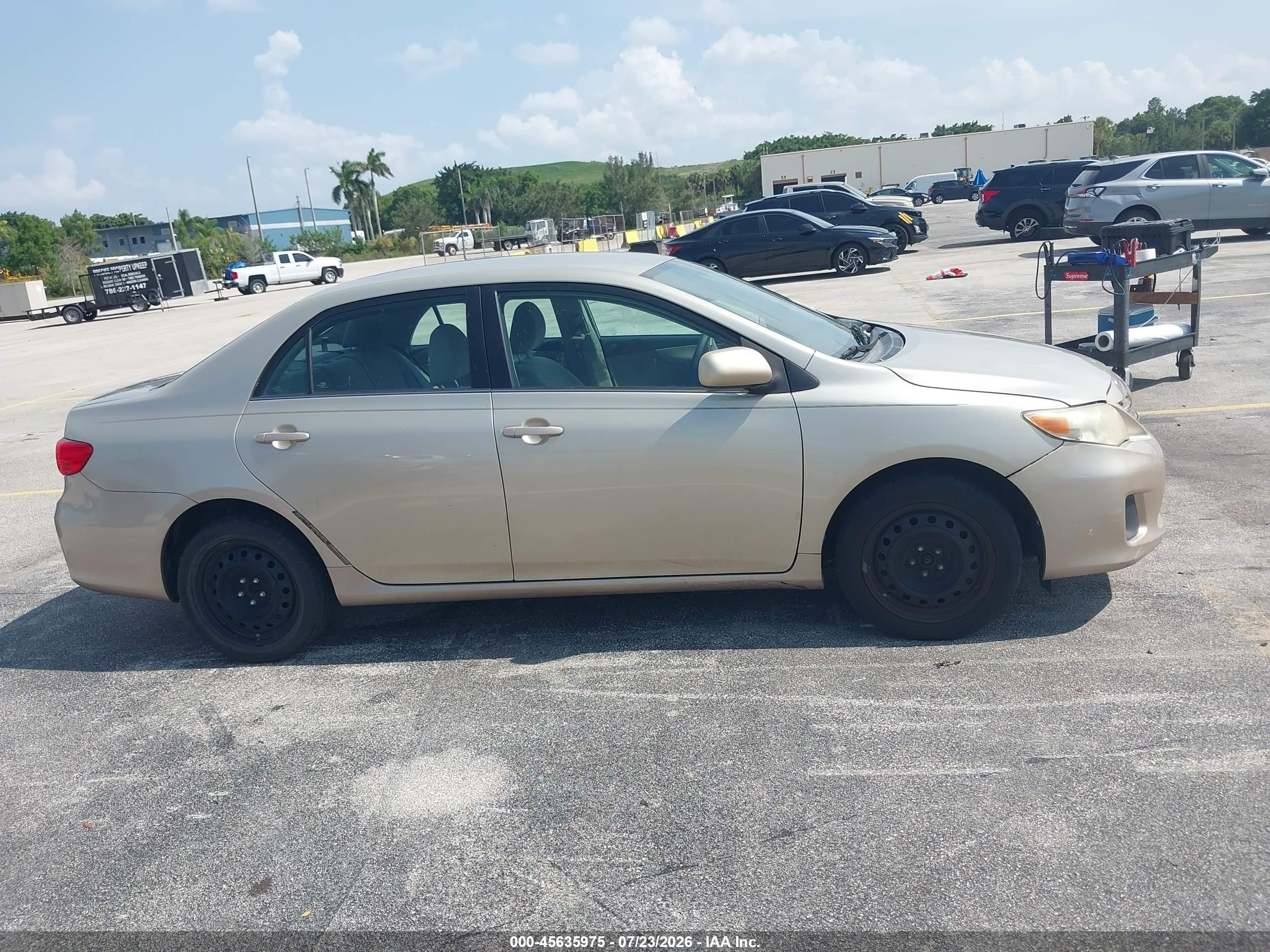 2013 Toyota Corolla Le Золотой vin: 5YFBU4EE0DP171285