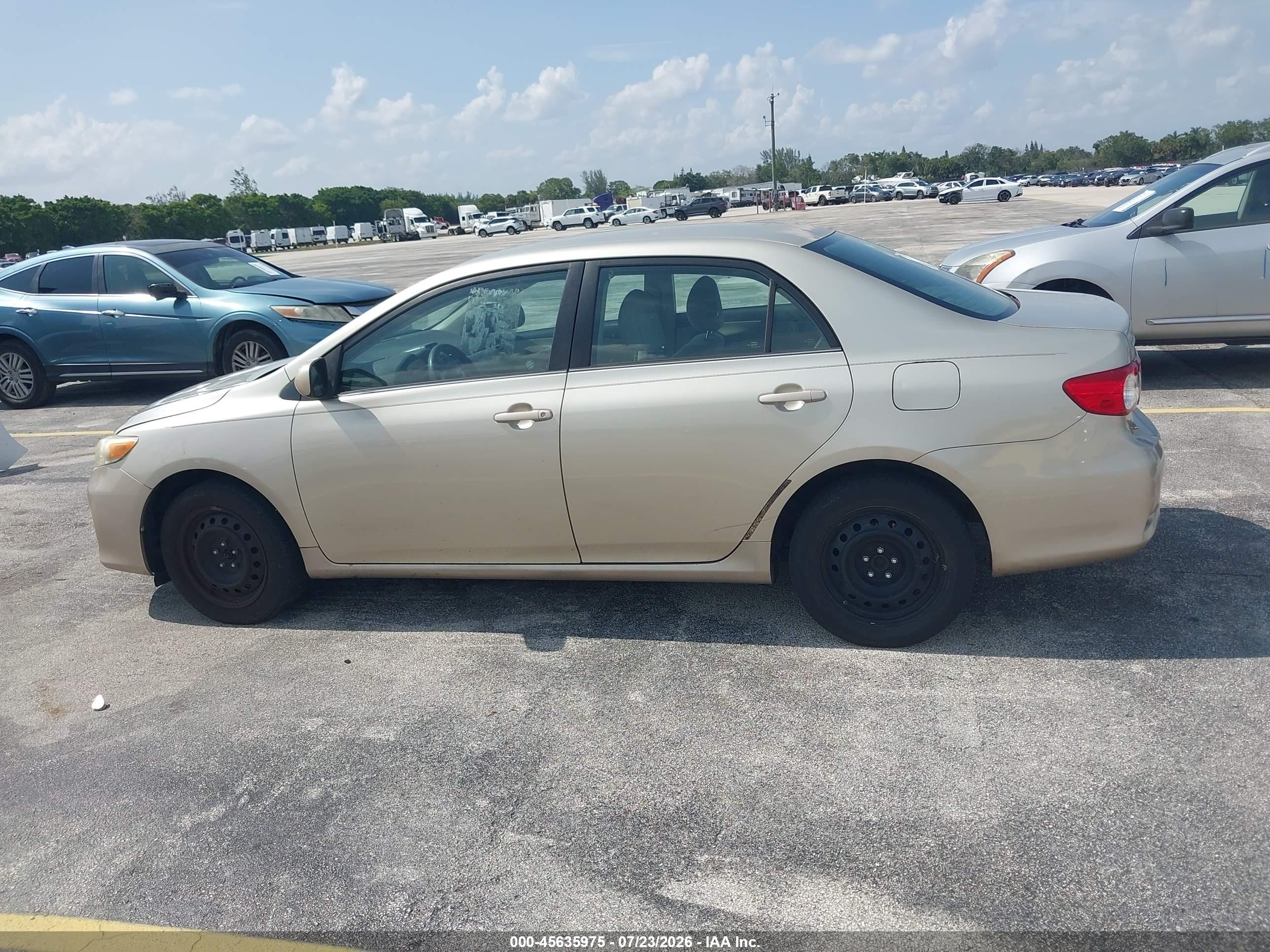 2013 Toyota Corolla Le Золотой vin: 5YFBU4EE0DP171285