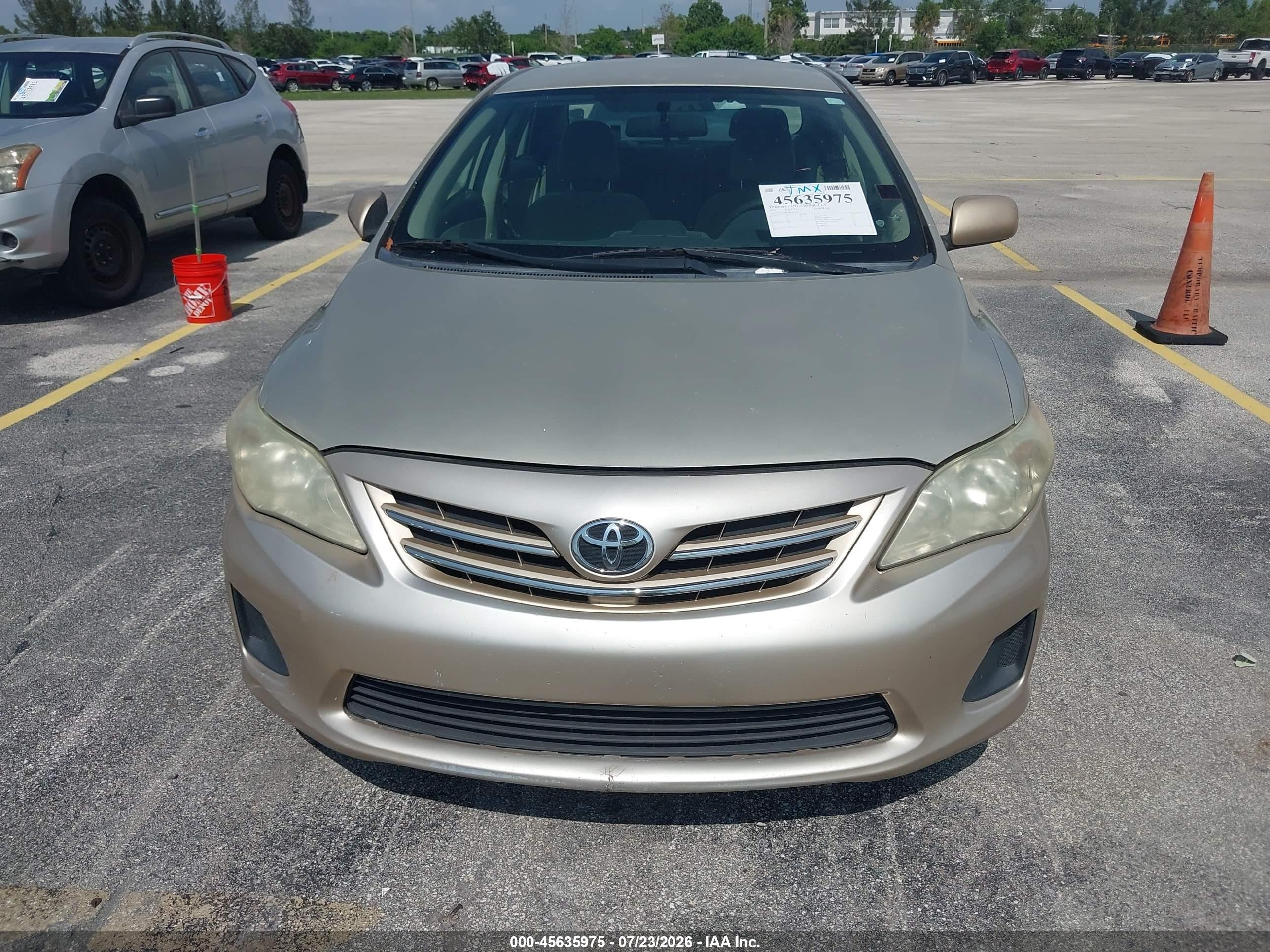 2013 Toyota Corolla Le Золотой vin: 5YFBU4EE0DP171285