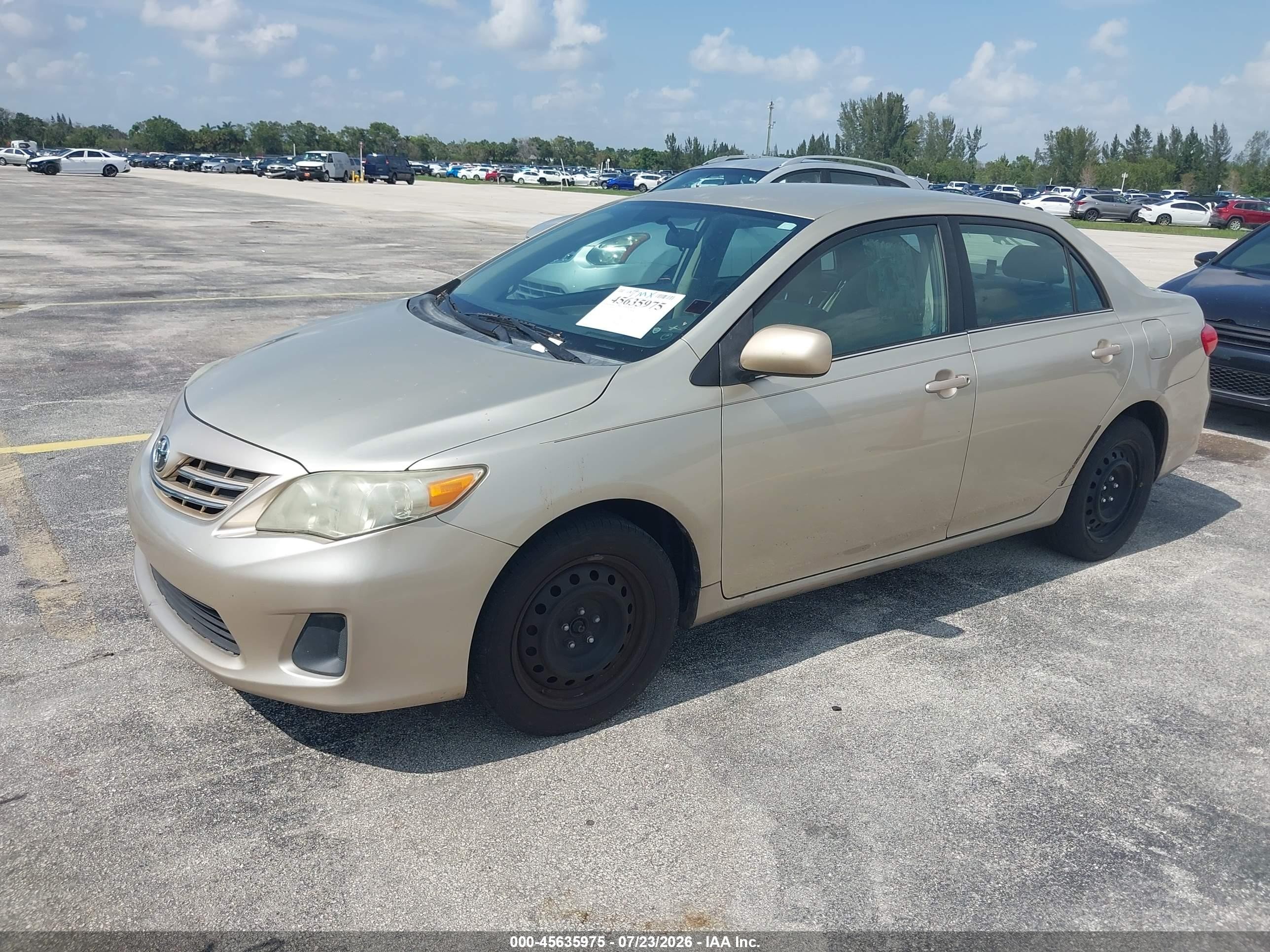 2013 Toyota Corolla Le Золотой vin: 5YFBU4EE0DP171285