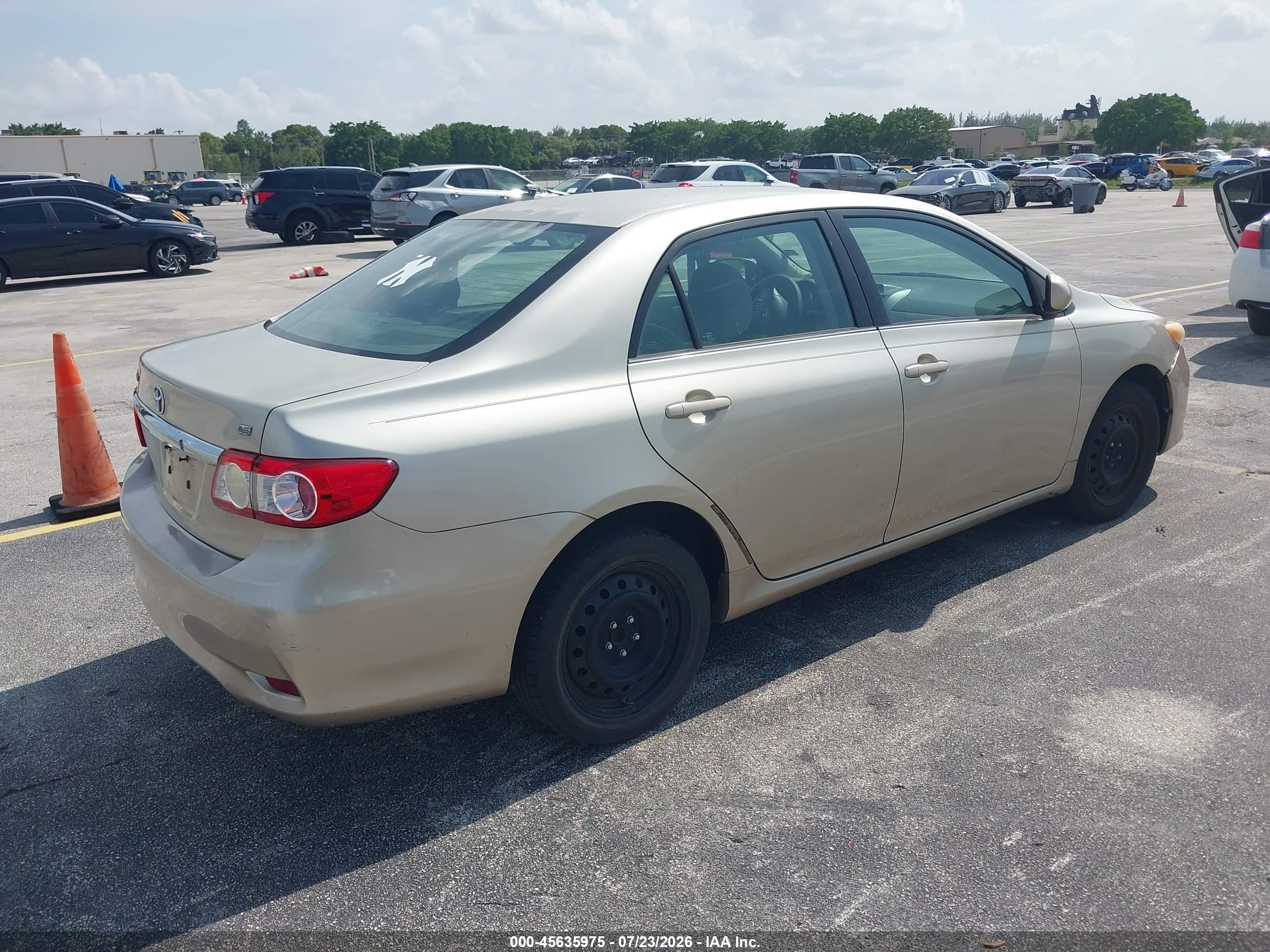 2013 Toyota Corolla Le Золотой vin: 5YFBU4EE0DP171285