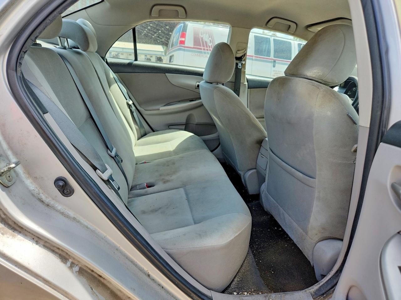 2013 Toyota Corolla Le Silver vin: 5YFBU4EE0DP172050