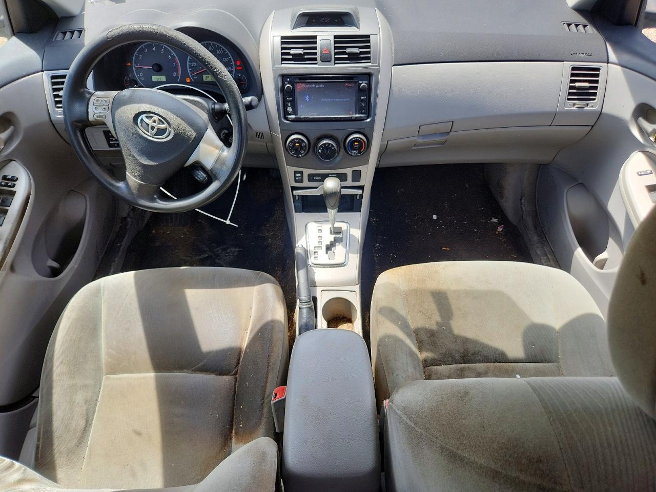 2013 Toyota Corolla Le Silver vin: 5YFBU4EE0DP172050