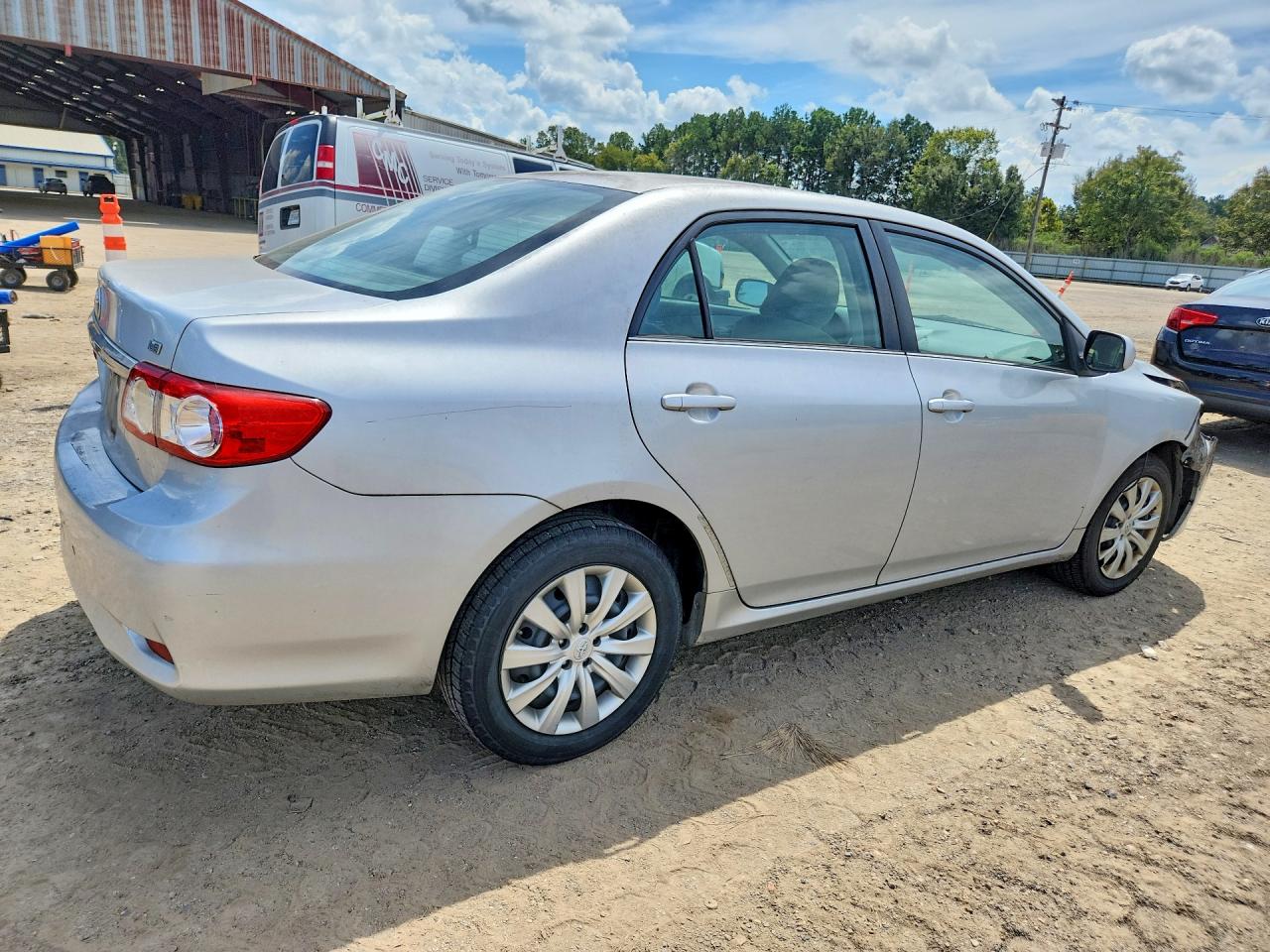 2013 Toyota Corolla Le Silver vin: 5YFBU4EE0DP172050