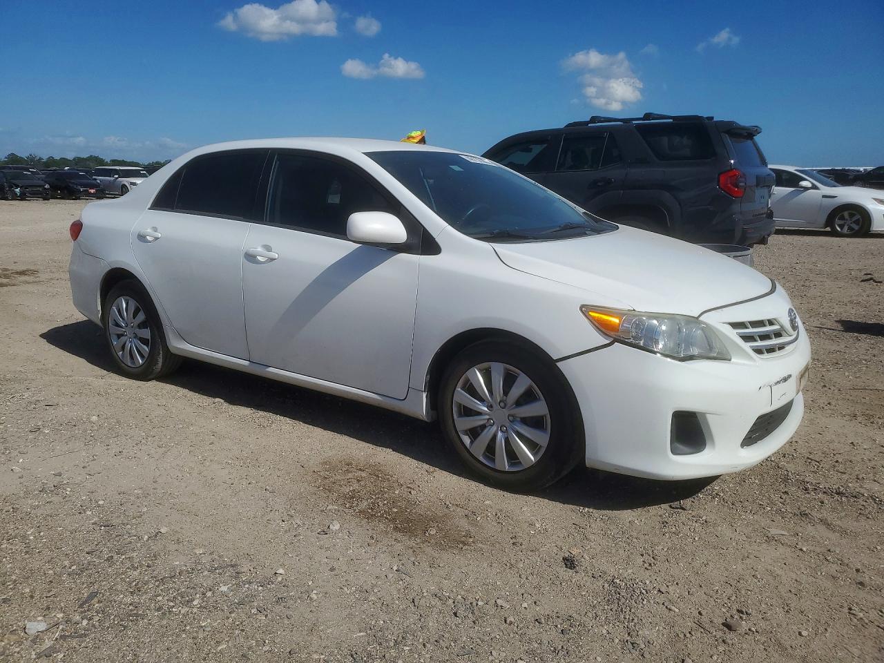 2013 Toyota Corolla Le Белый vin: 5YFBU4EE0DP174140