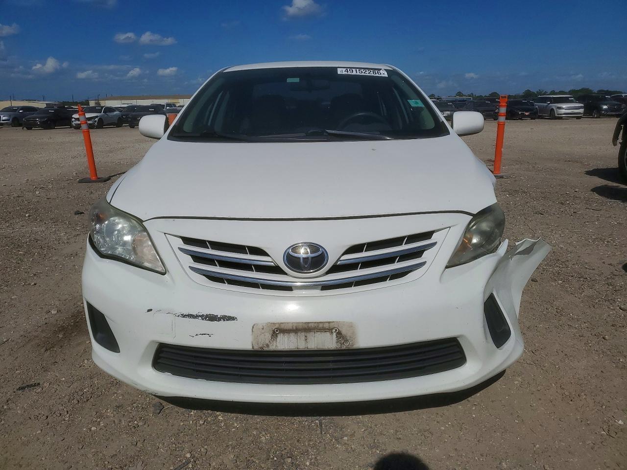 2013 Toyota Corolla Le Белый vin: 5YFBU4EE0DP174140