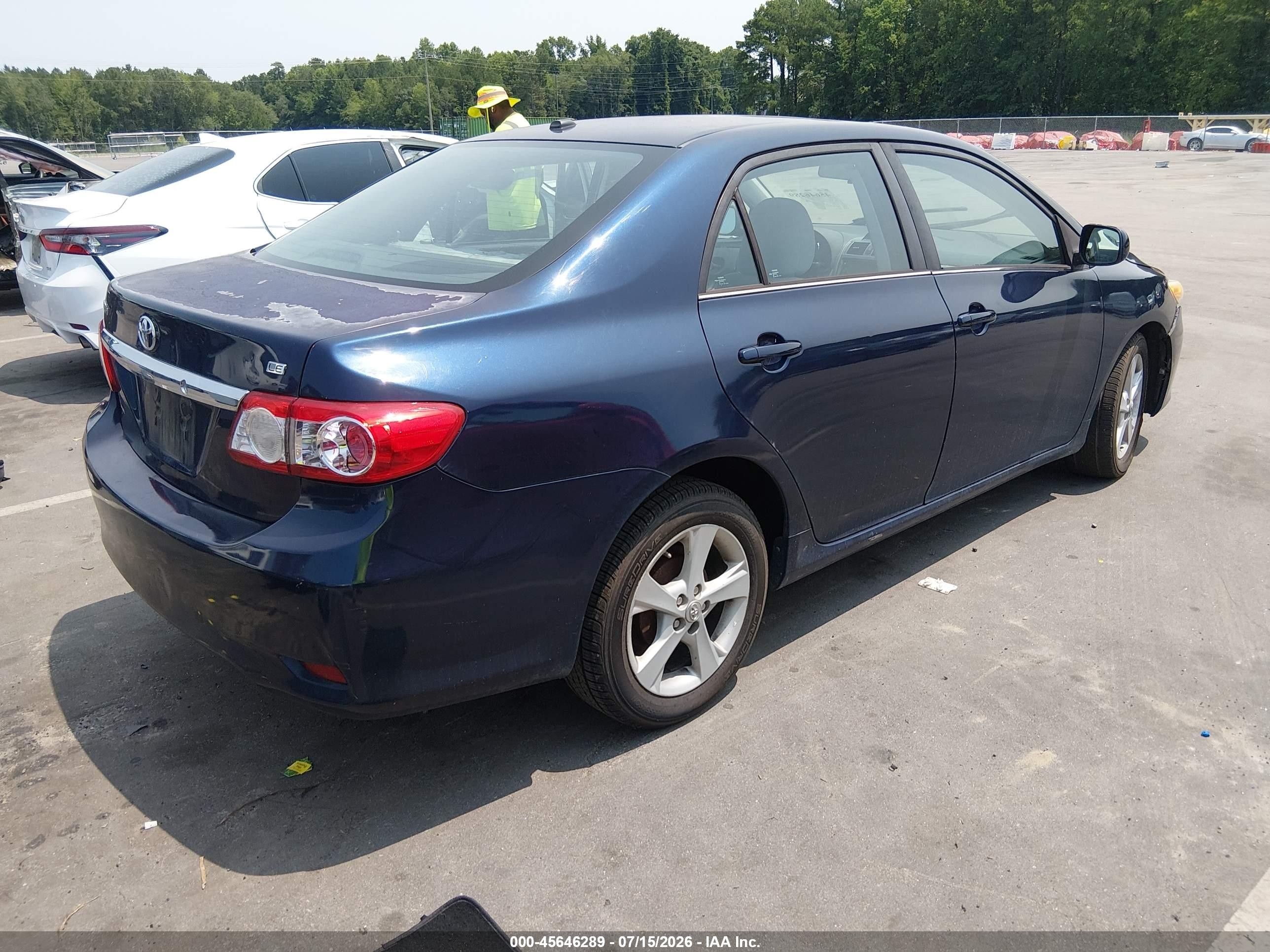 2013 Toyota Corolla Le Blue vin: 5YFBU4EE0DP177068