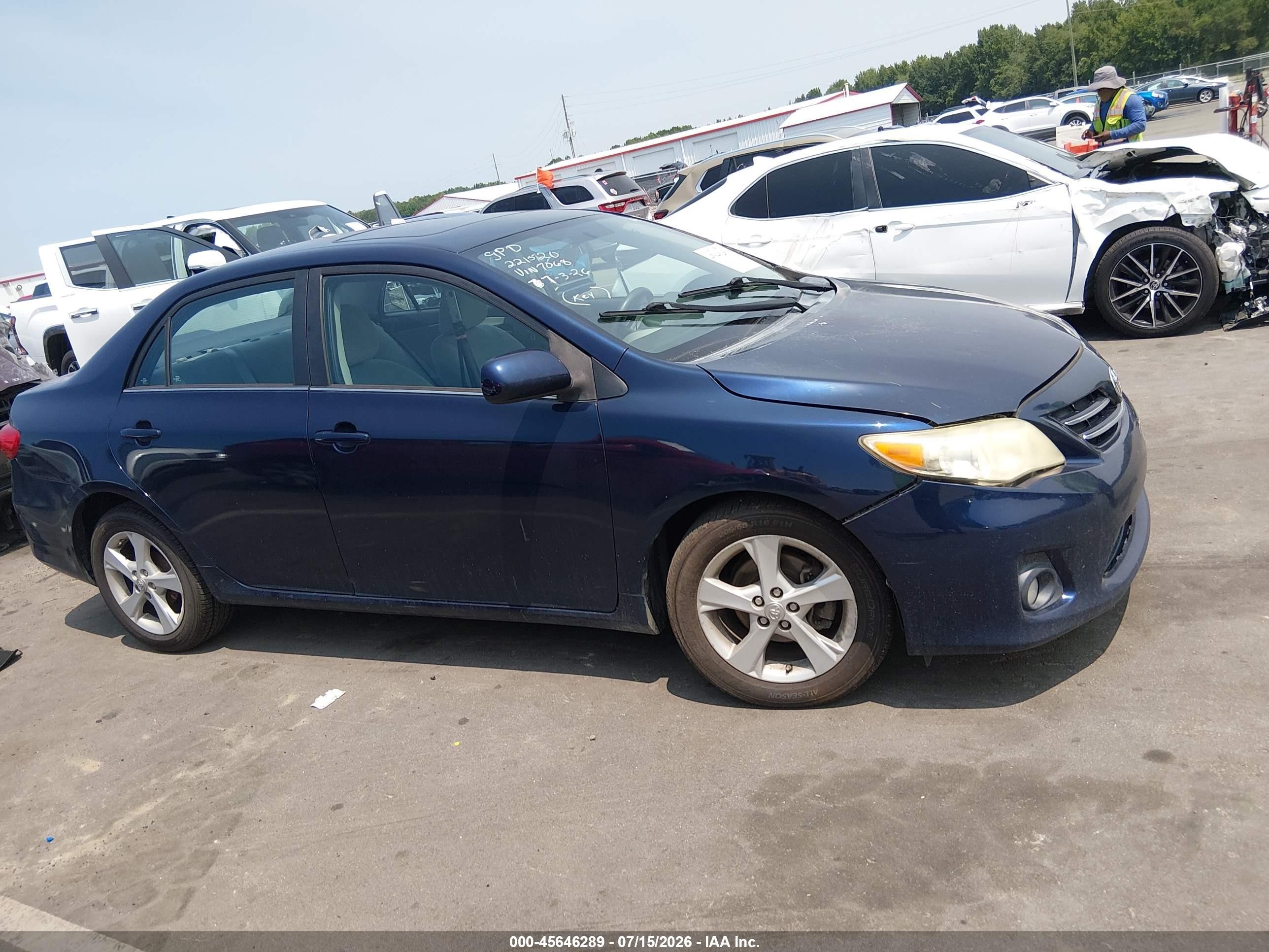 2013 Toyota Corolla Le Blue vin: 5YFBU4EE0DP177068