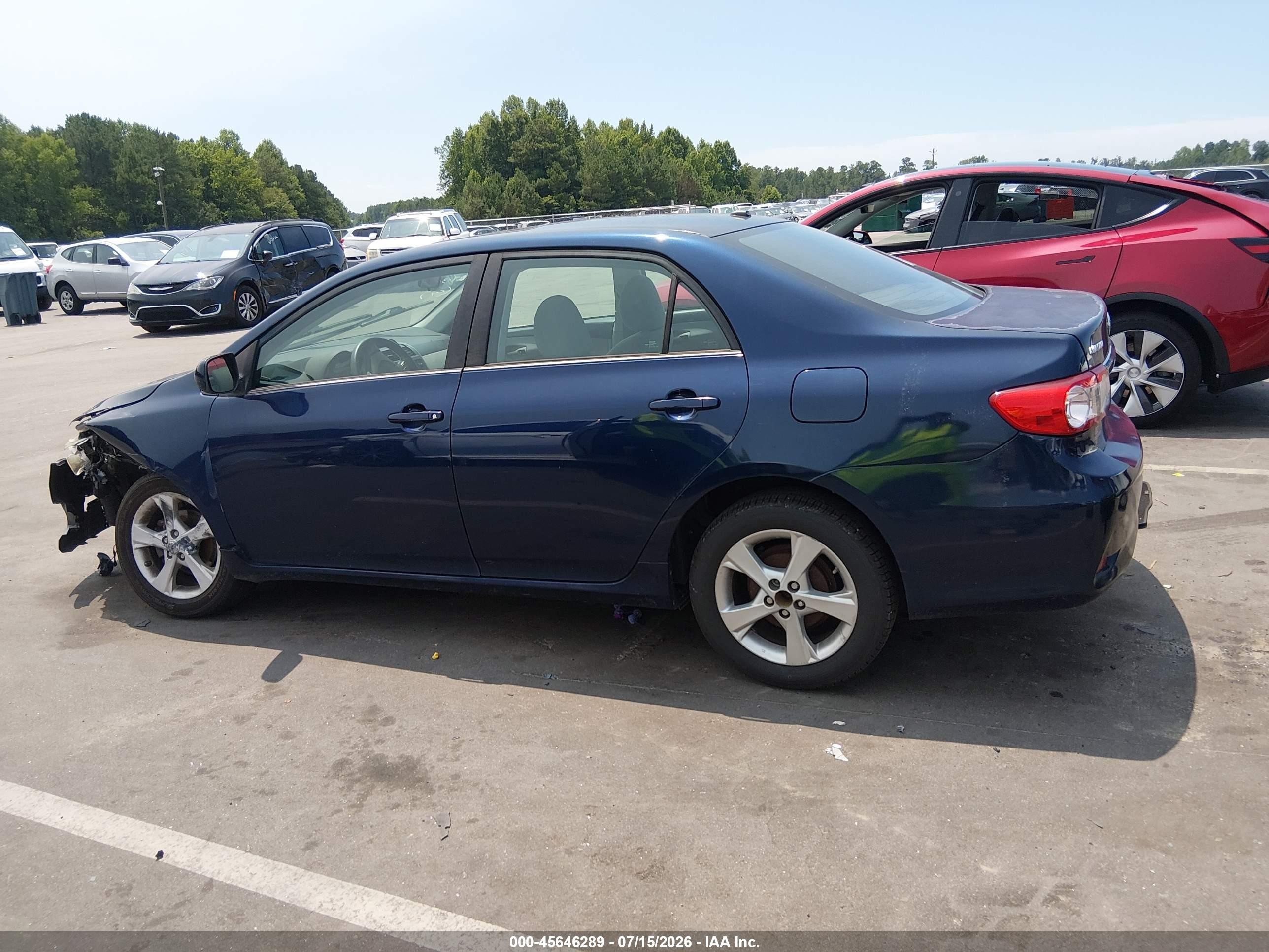 2013 Toyota Corolla Le Blue vin: 5YFBU4EE0DP177068